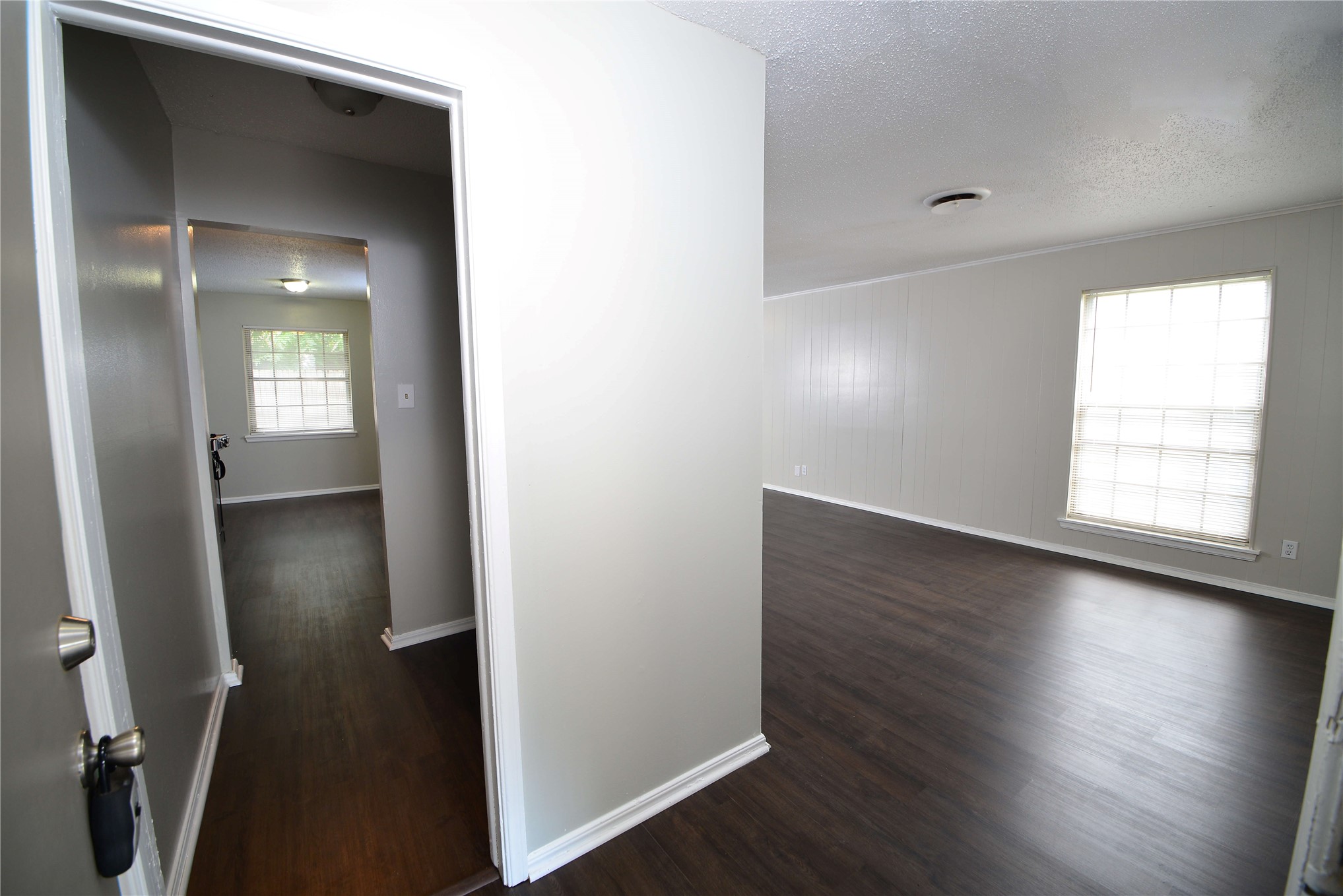 4713 S Fulton Place Property Photo 3