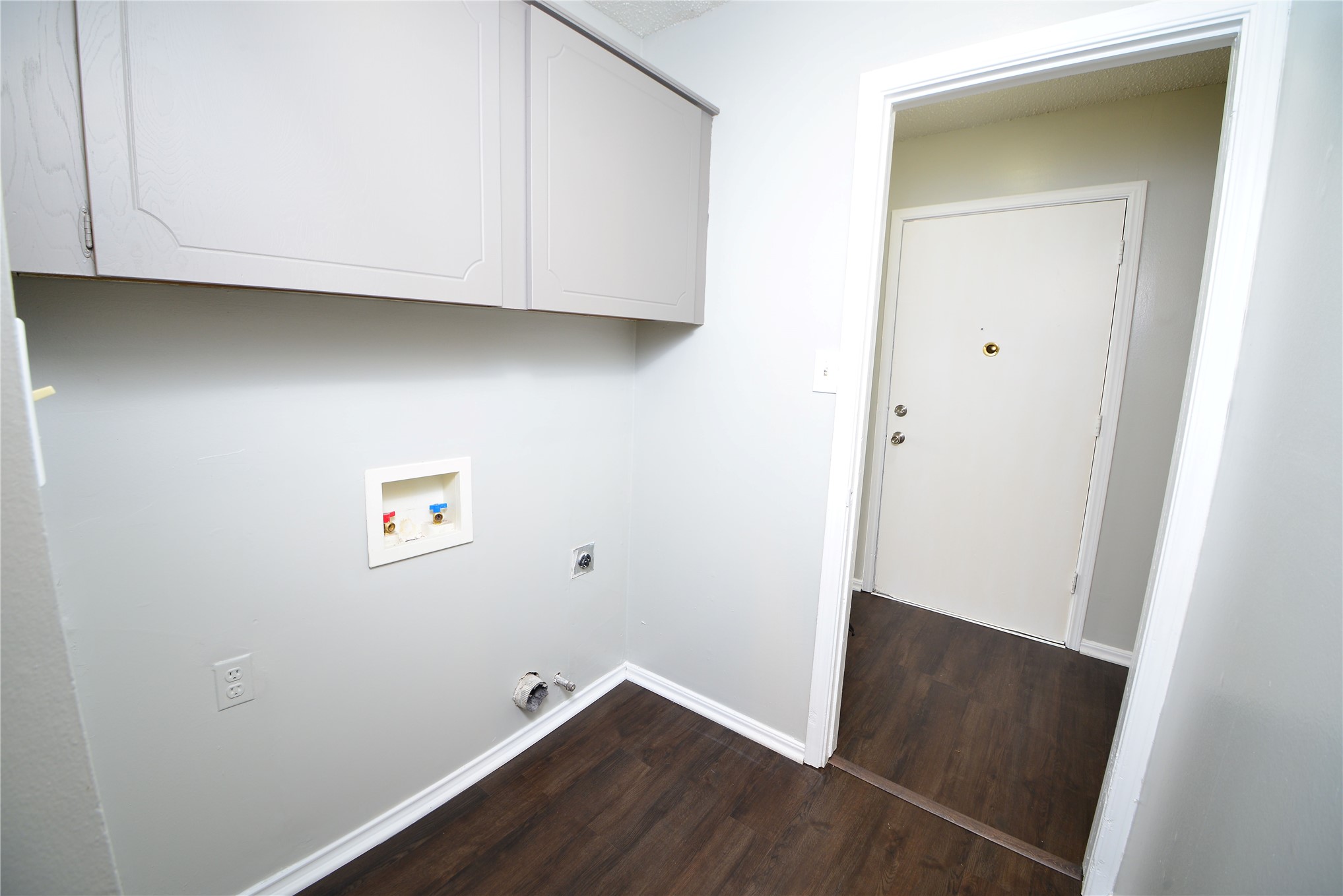 4713 S Fulton Place Property Photo 9