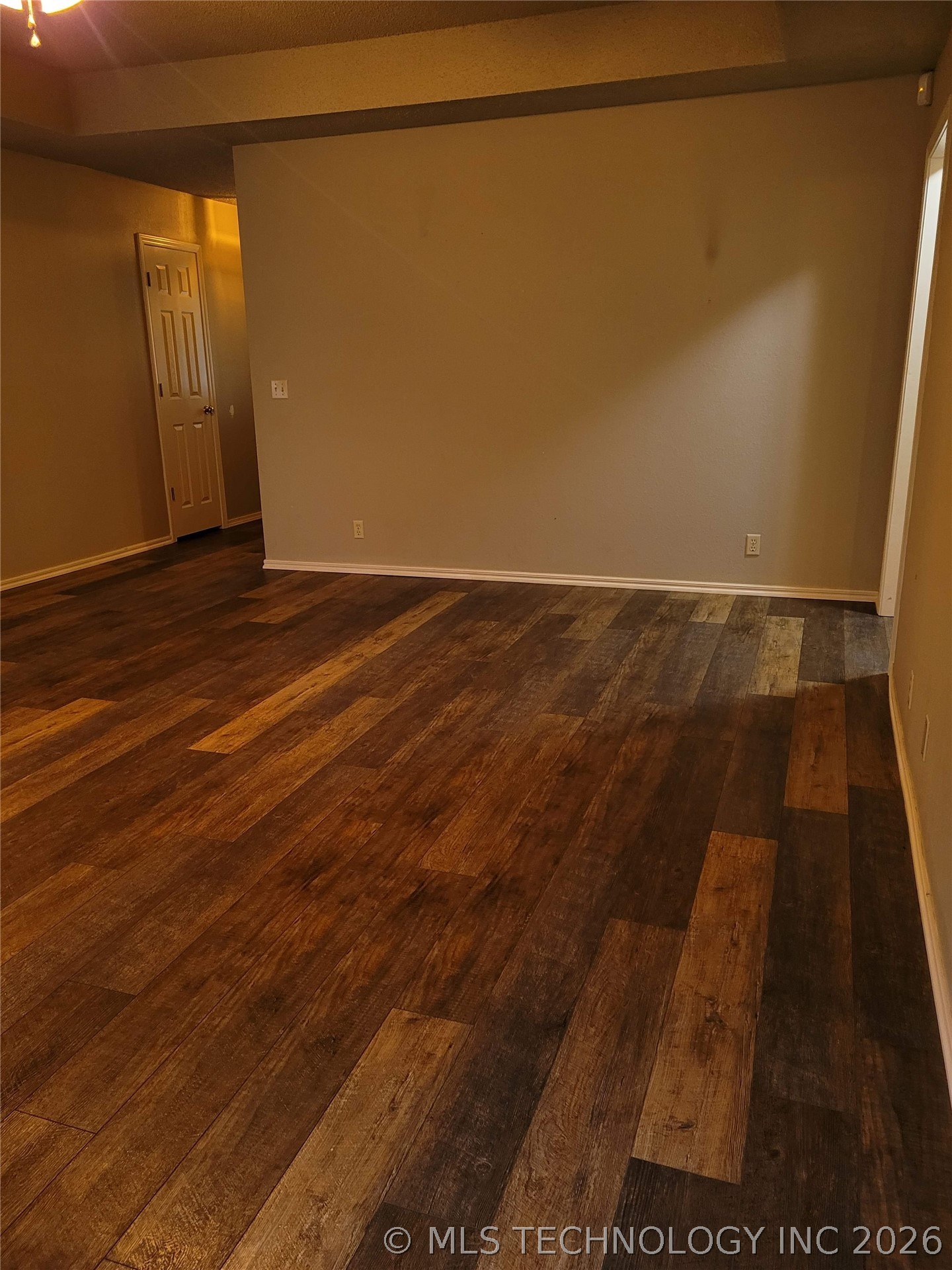 2509 W Honolulu Street Property Photo 3