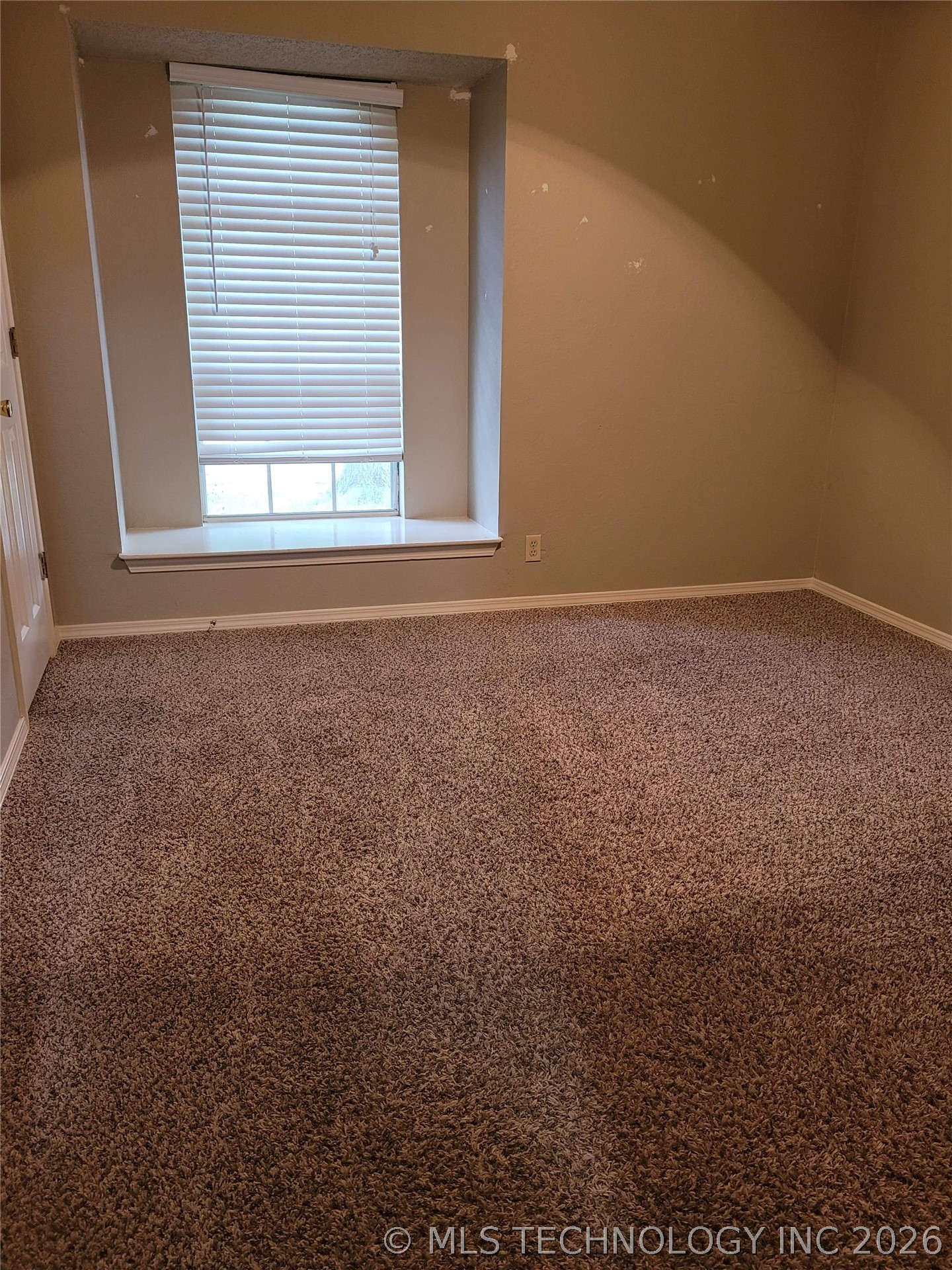 2509 W Honolulu Street Property Photo 9
