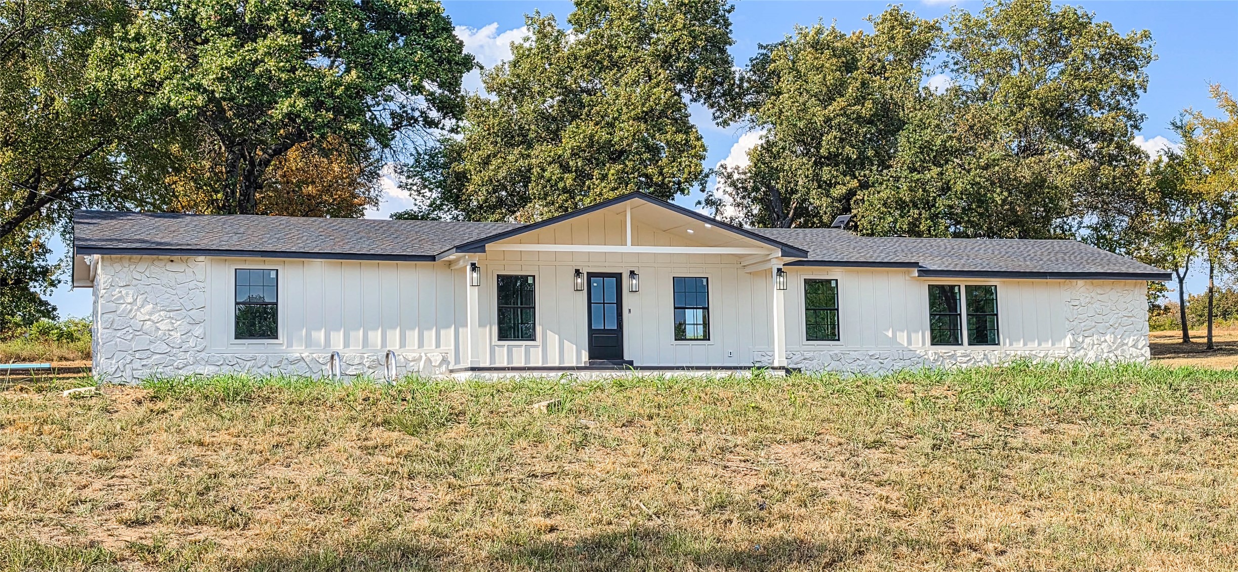 422311 E 1142 Road Property Photo 4