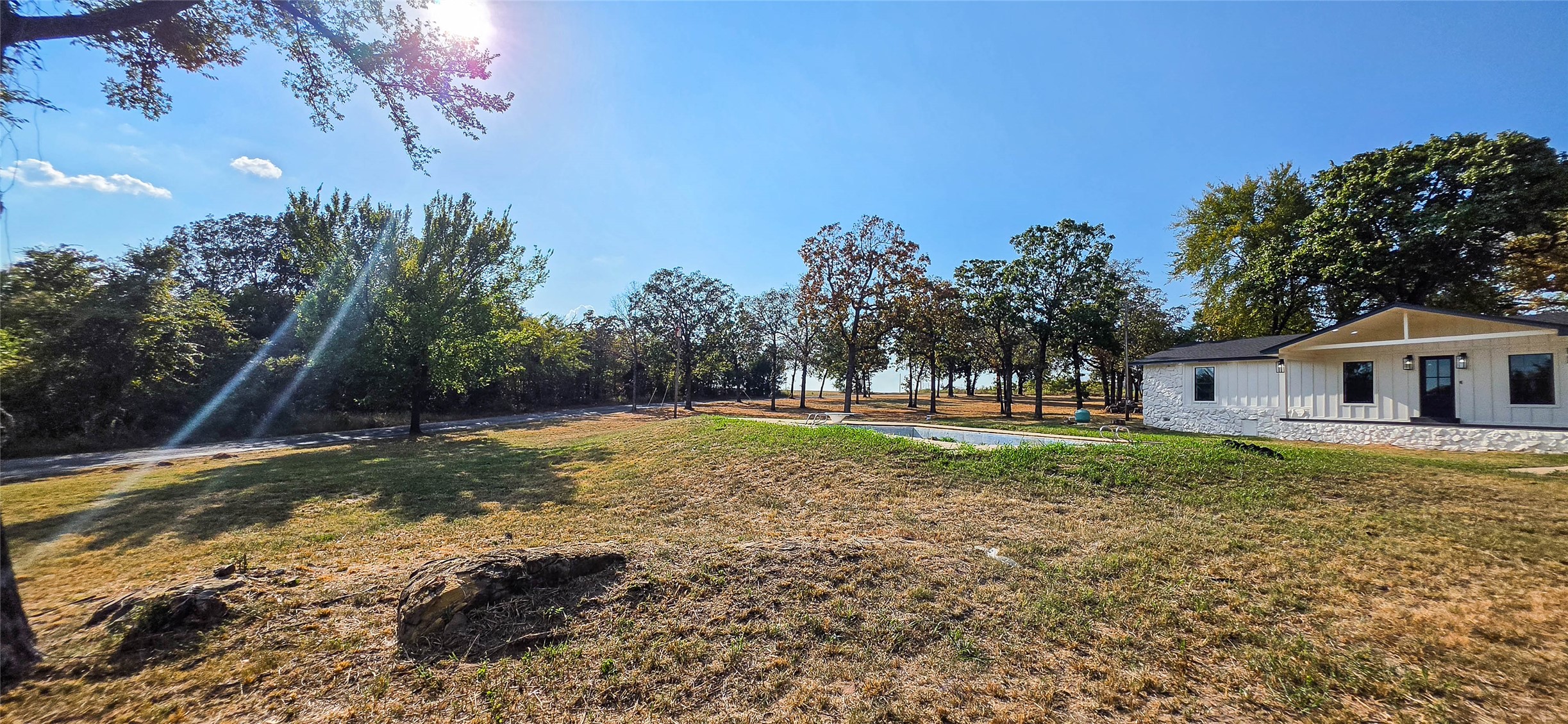 422311 E 1142 Road Property Photo 5