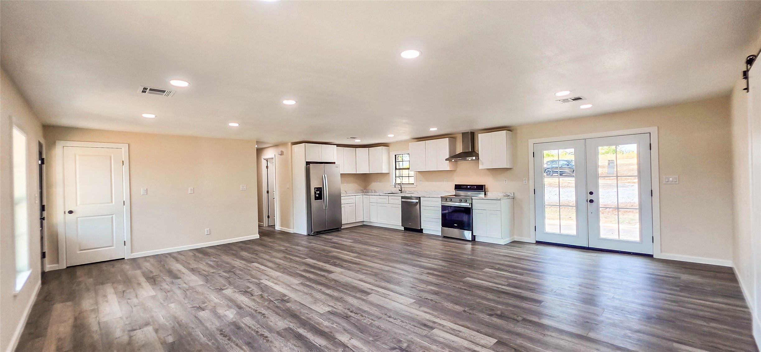 422311 E 1142 Road Property Photo 11