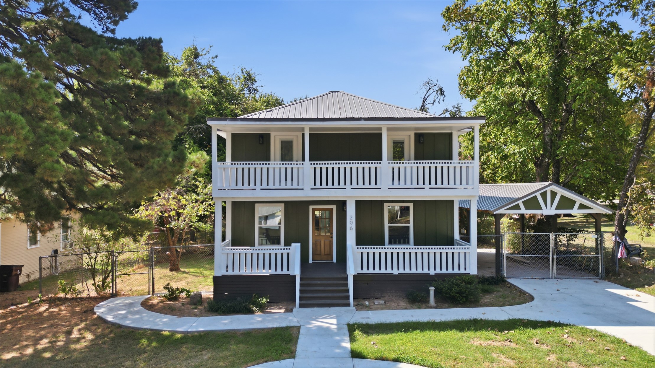 206 Broadway Avenue Property Photo 1