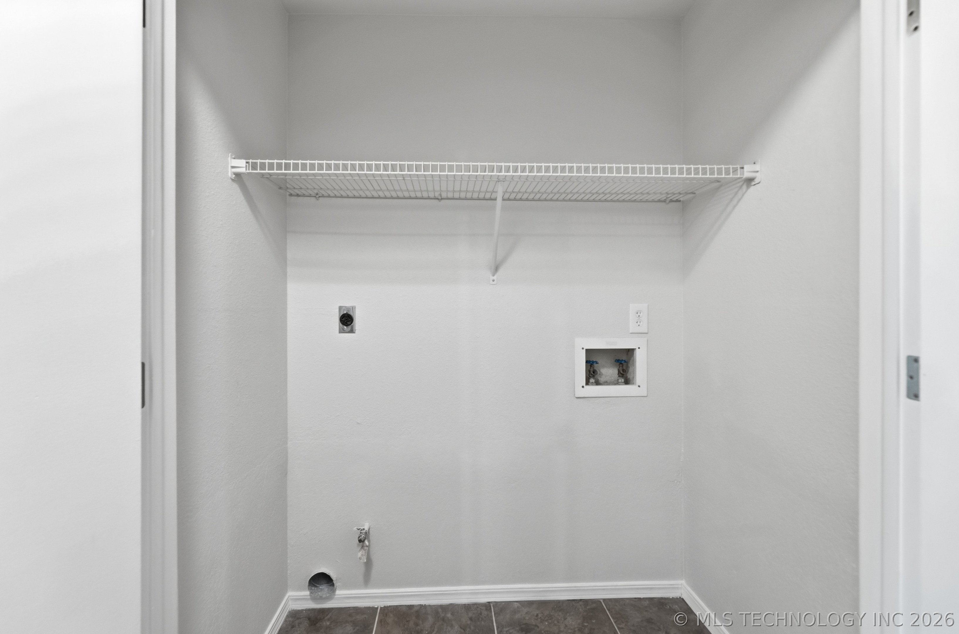 14211 S Hickory Place Property Photo 12