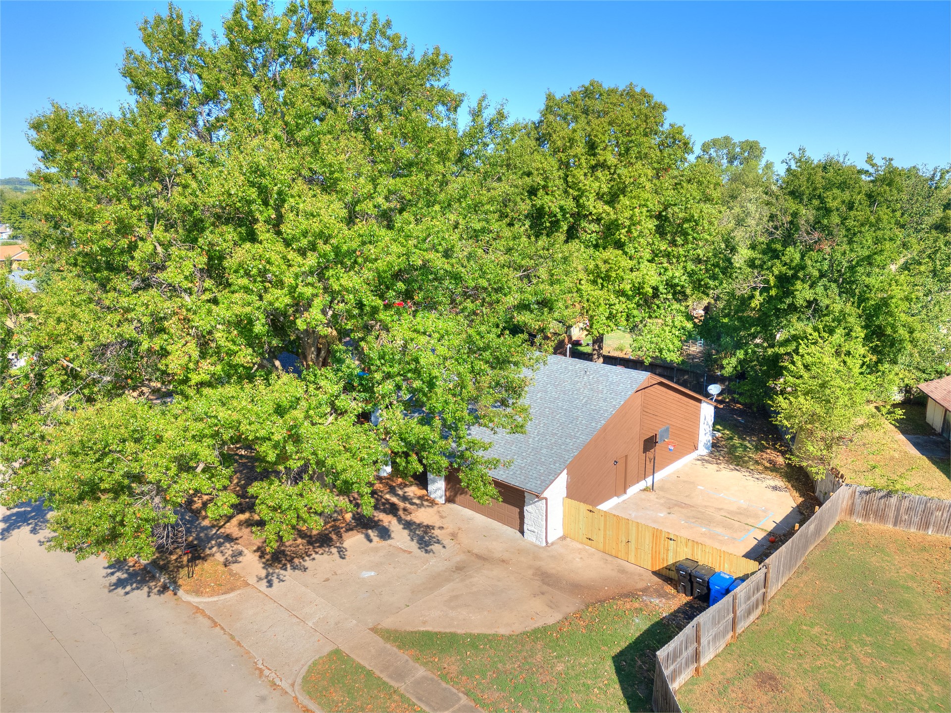 2604 E Reno Street S Property Photo 6