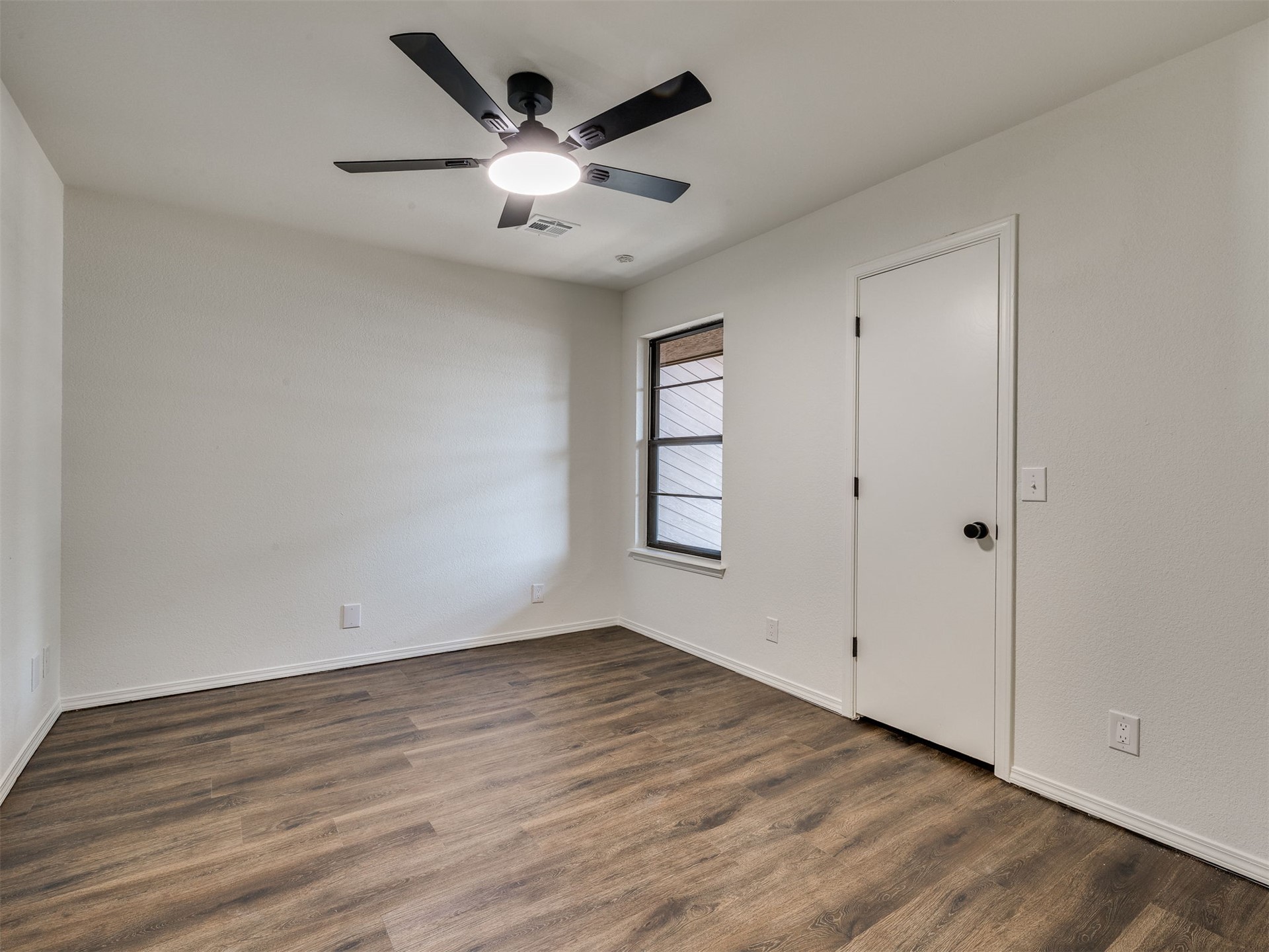 2604 E Reno Street S Property Photo 56
