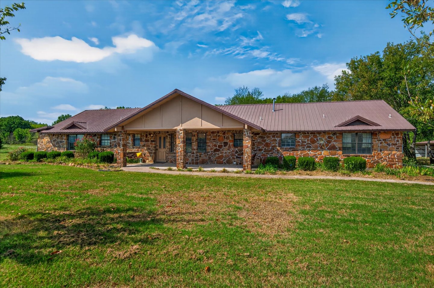 399987 W 3700 Road Property Photo 1