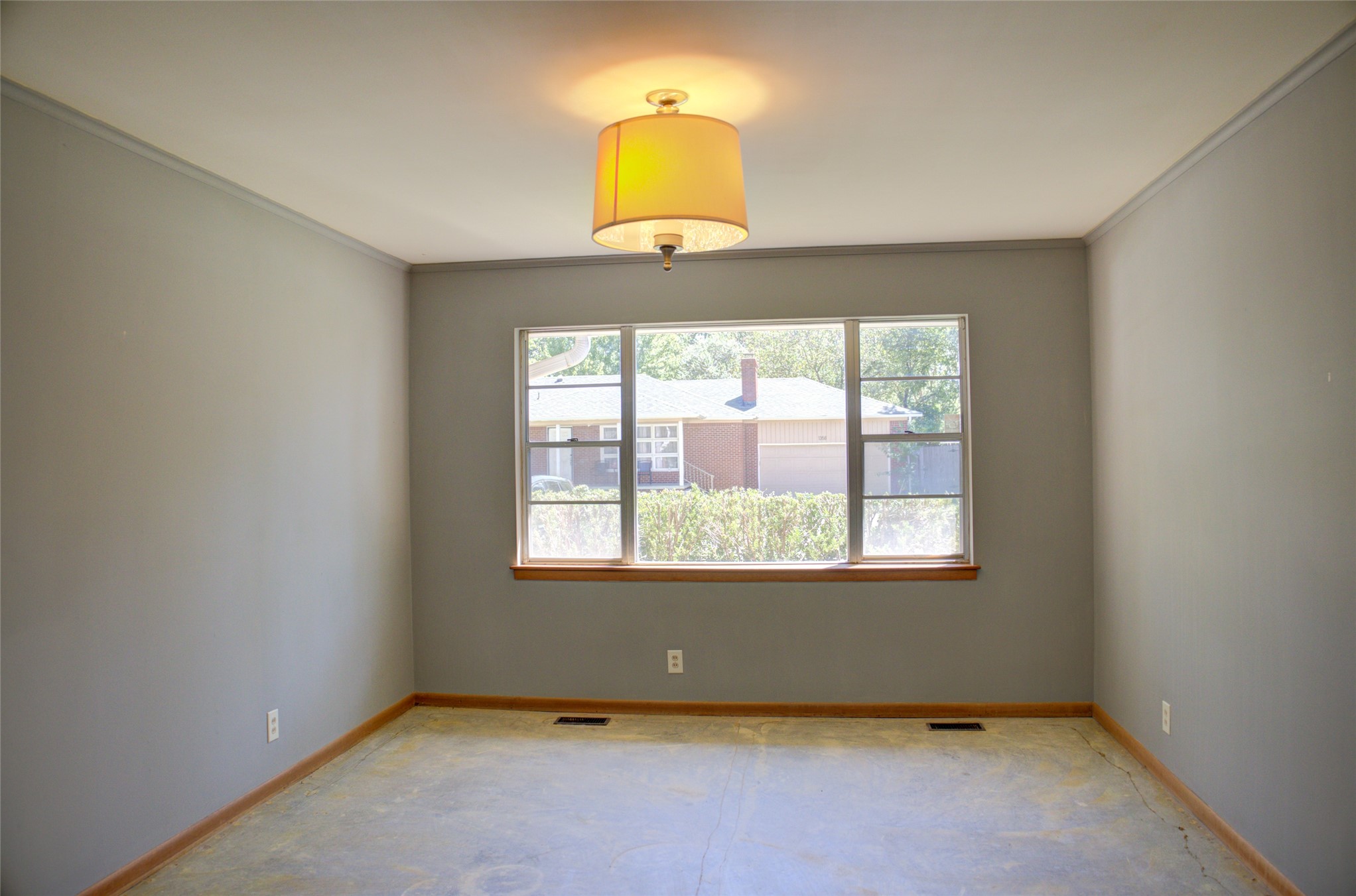 1359 E 46th Street Property Photo 4