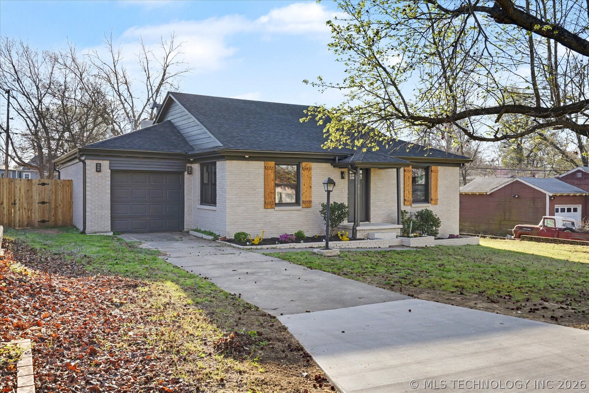 817 Henshaw Avenue Property Photo 3