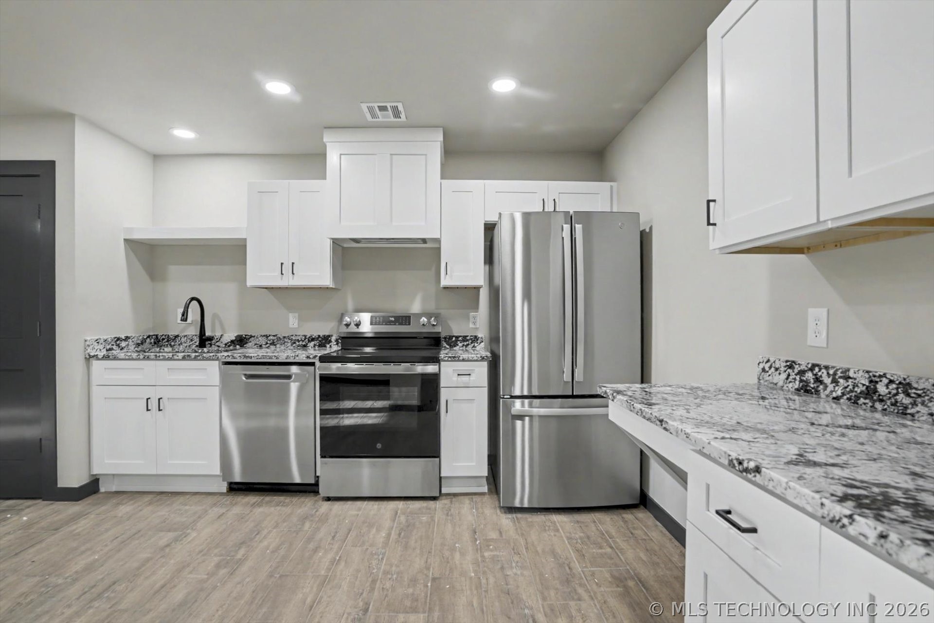 817 Henshaw Avenue Property Photo 10