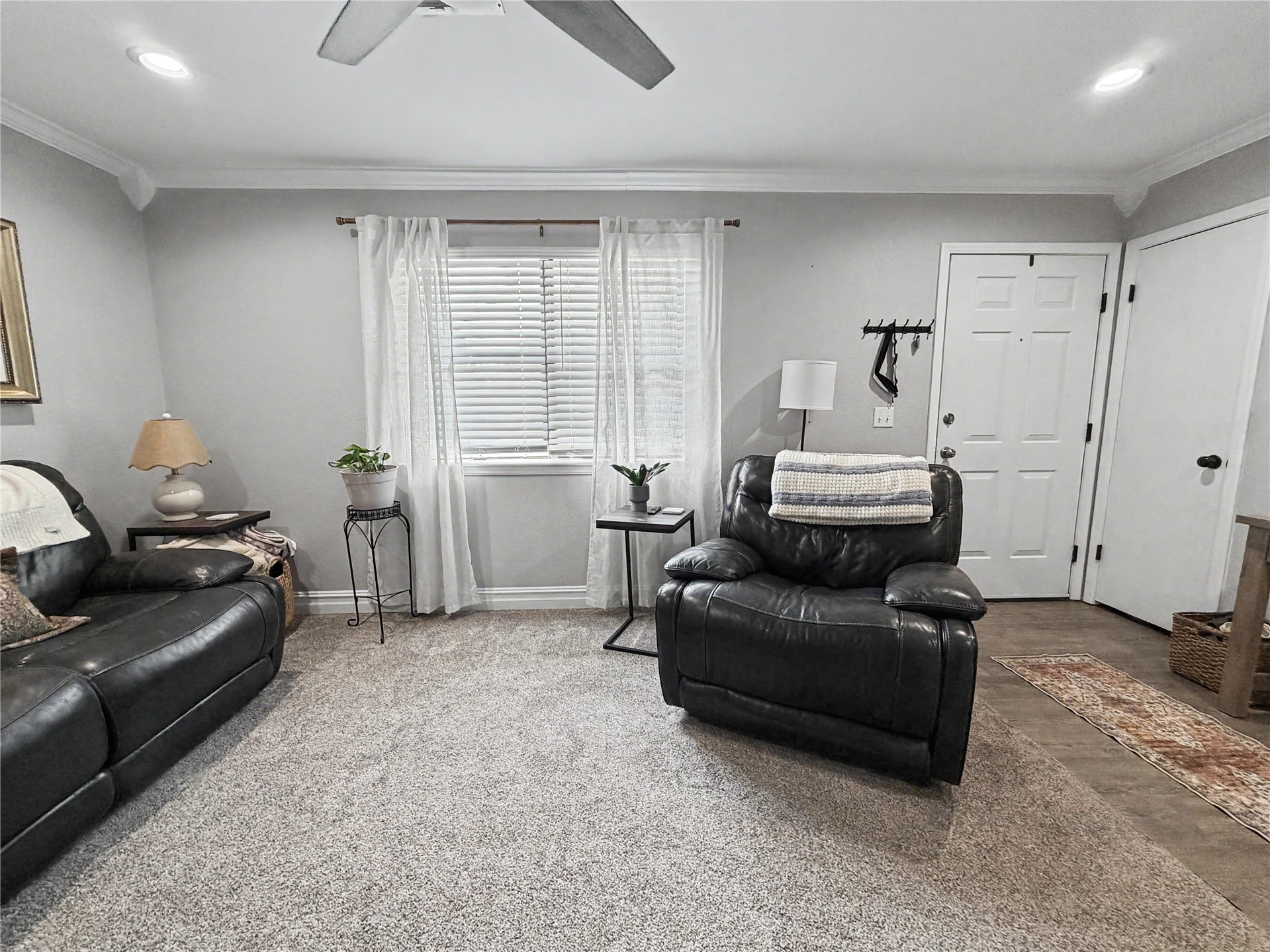 317 E South Street Property Photo 6