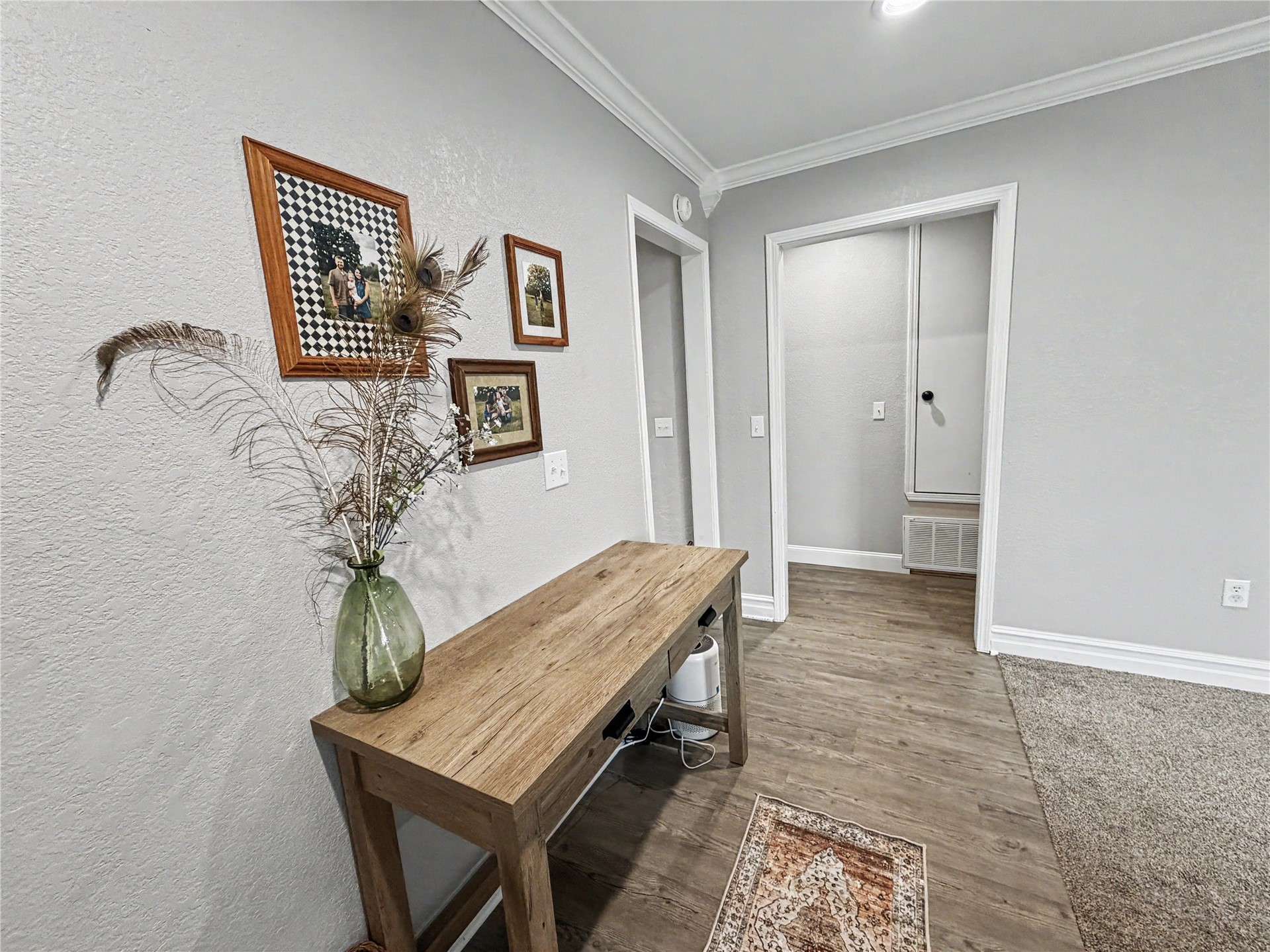 317 E South Street Property Photo 9