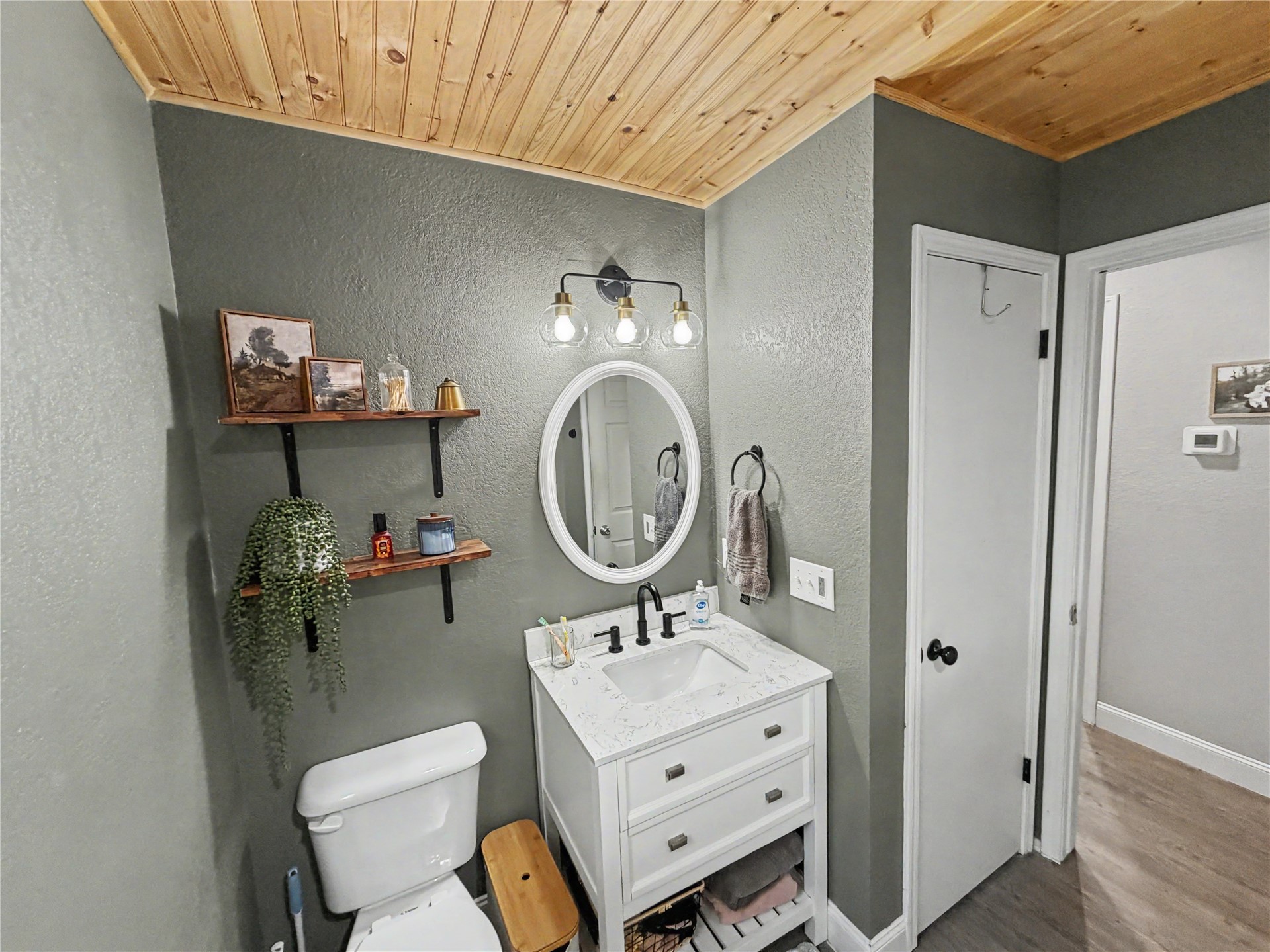 317 E South Street Property Photo 18