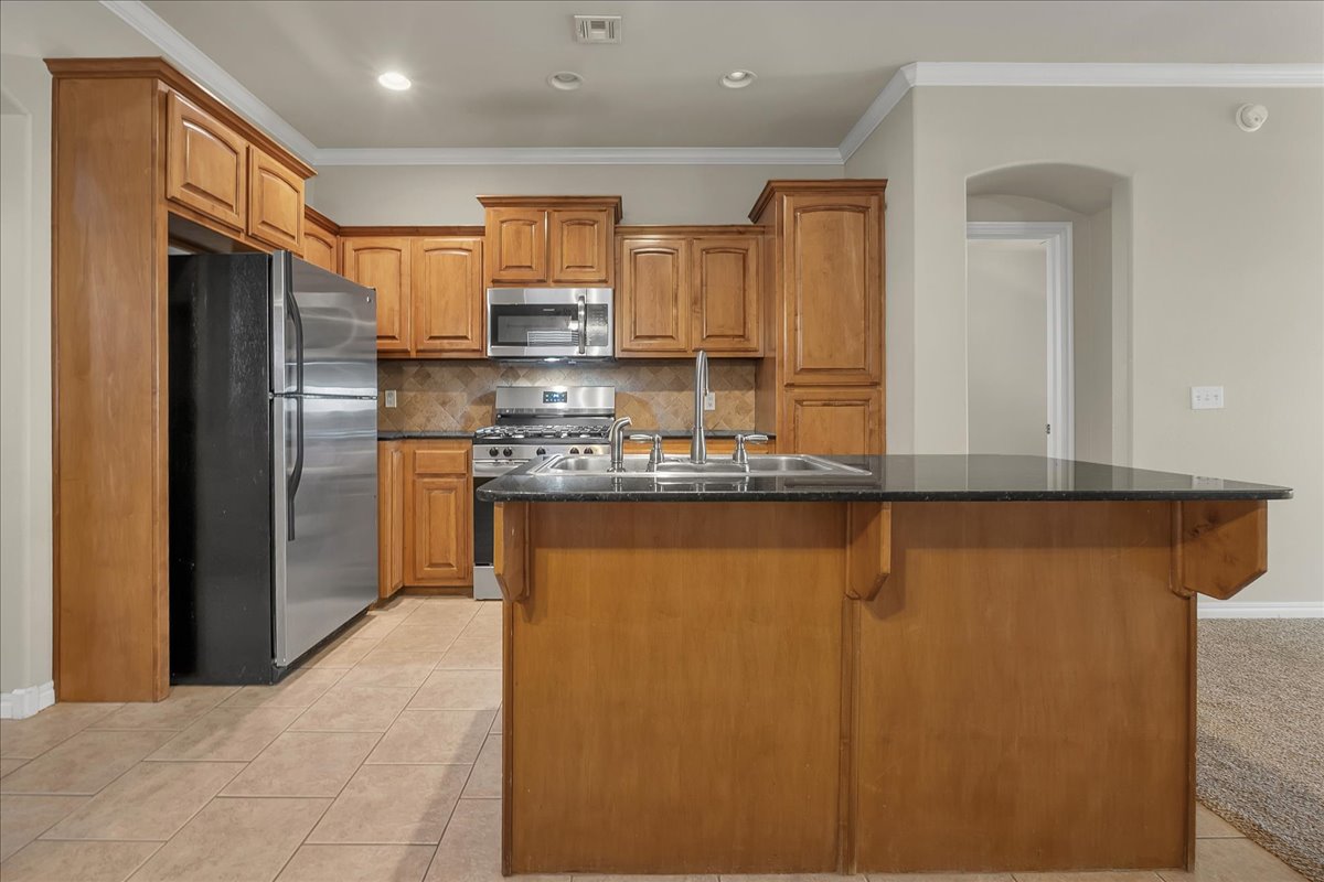 11112 S Birch Street Property Photo 5