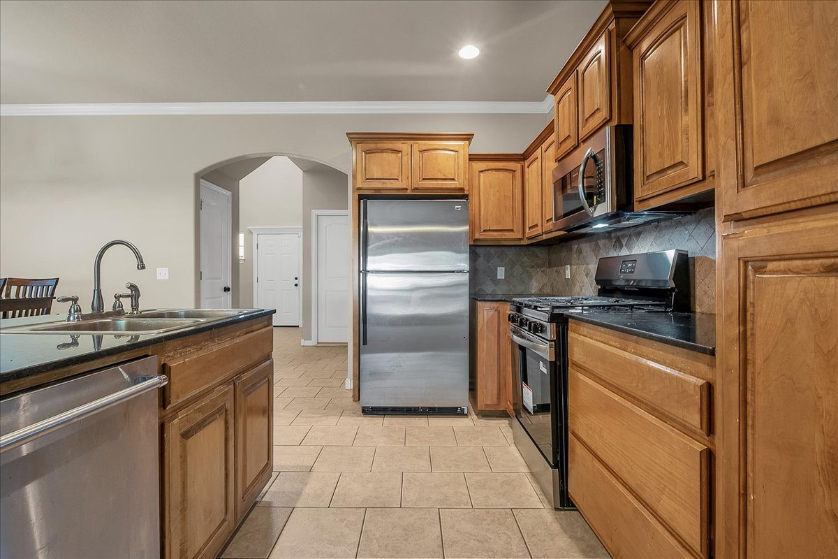 11112 S Birch Street Property Photo 6