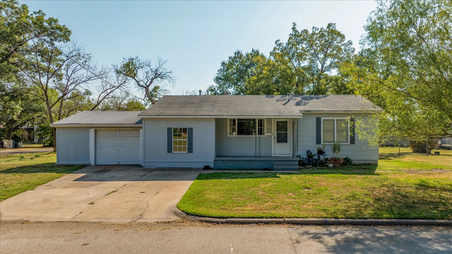 622 N Cherokee Avenue Property Photo 4