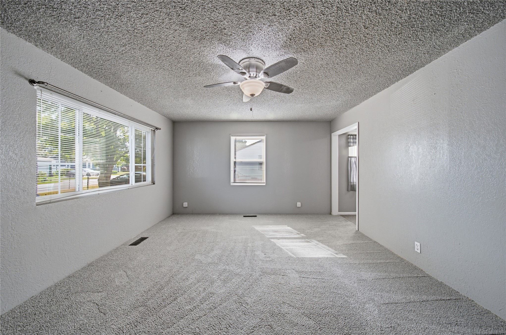 307 W 44th Street Property Photo 5
