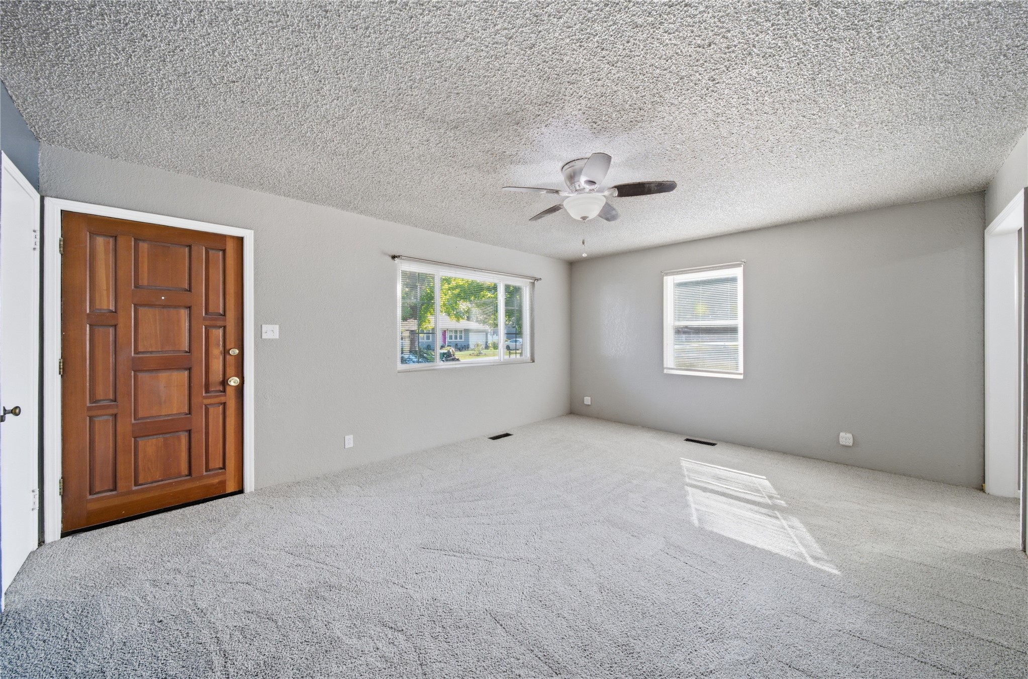 307 W 44th Street Property Photo 6