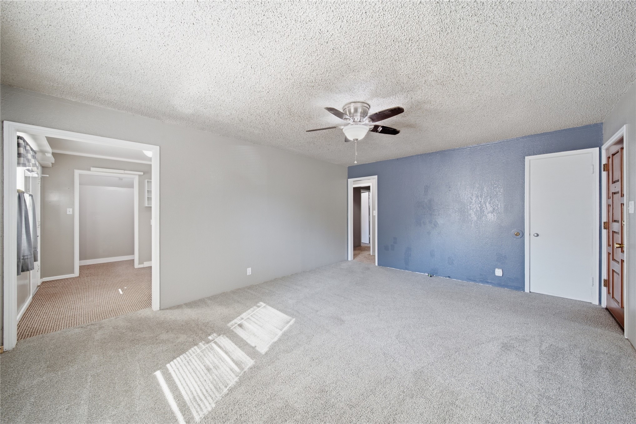 307 W 44th Street Property Photo 7