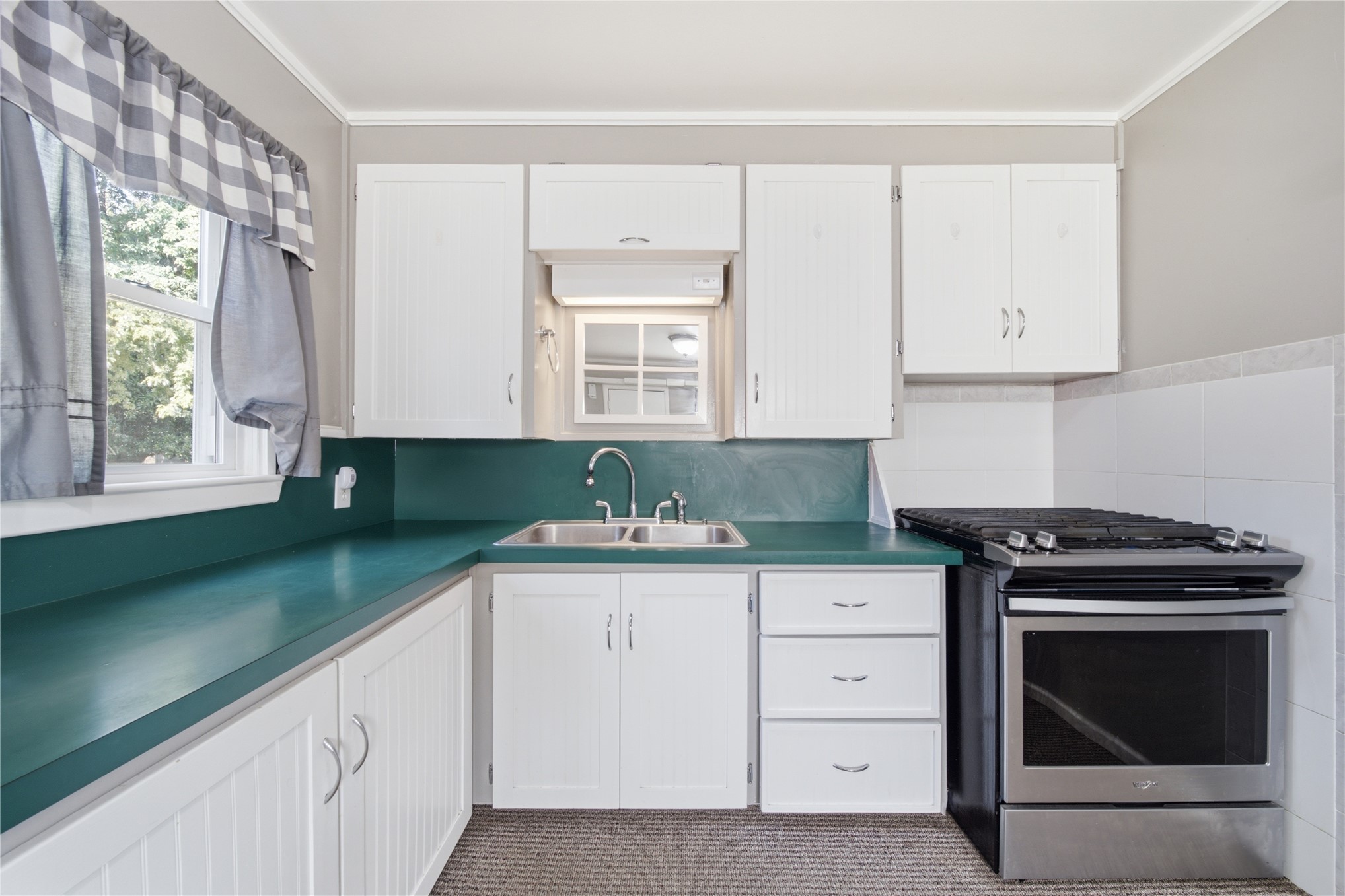 307 W 44th Street Property Photo 10