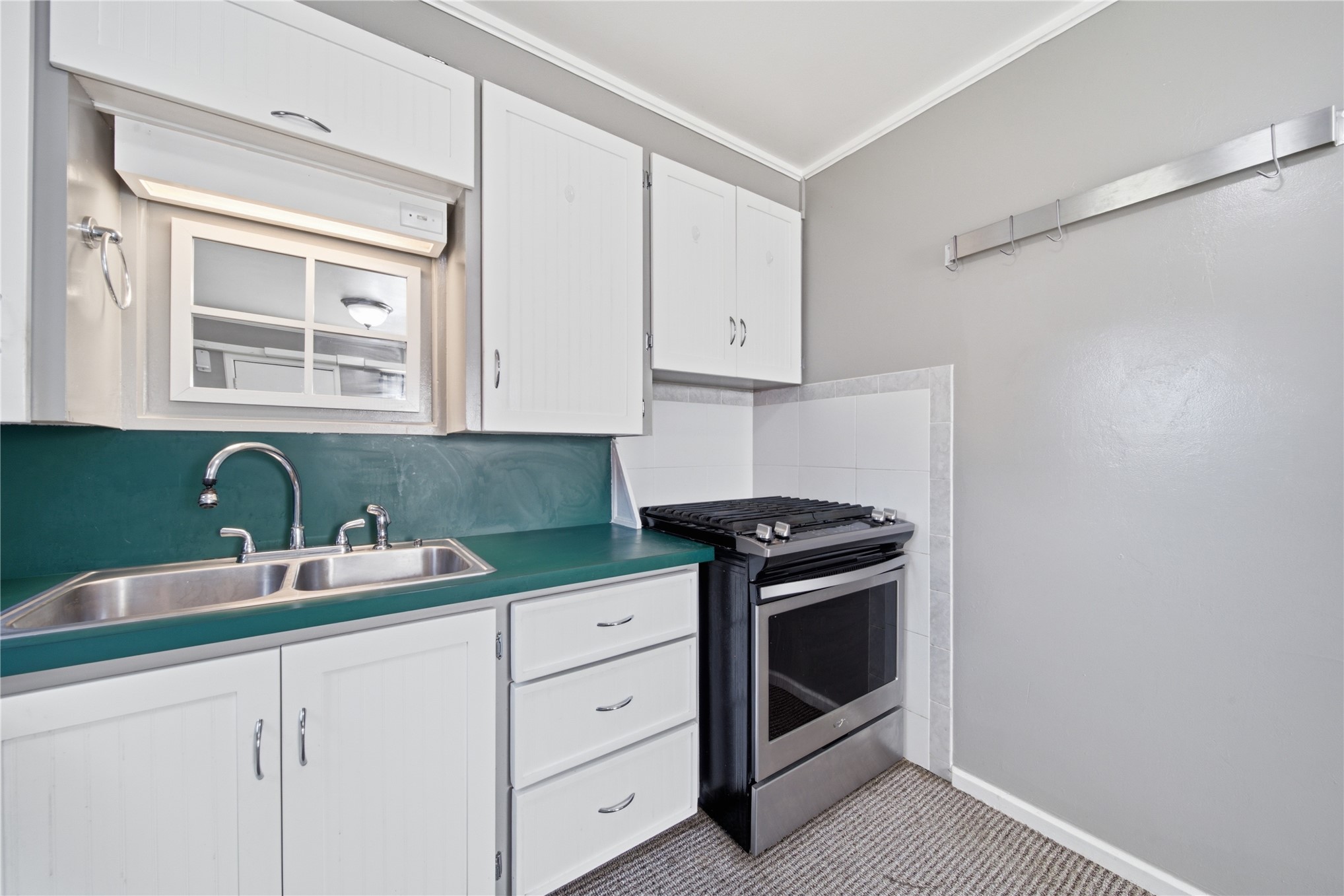 307 W 44th Street Property Photo 12