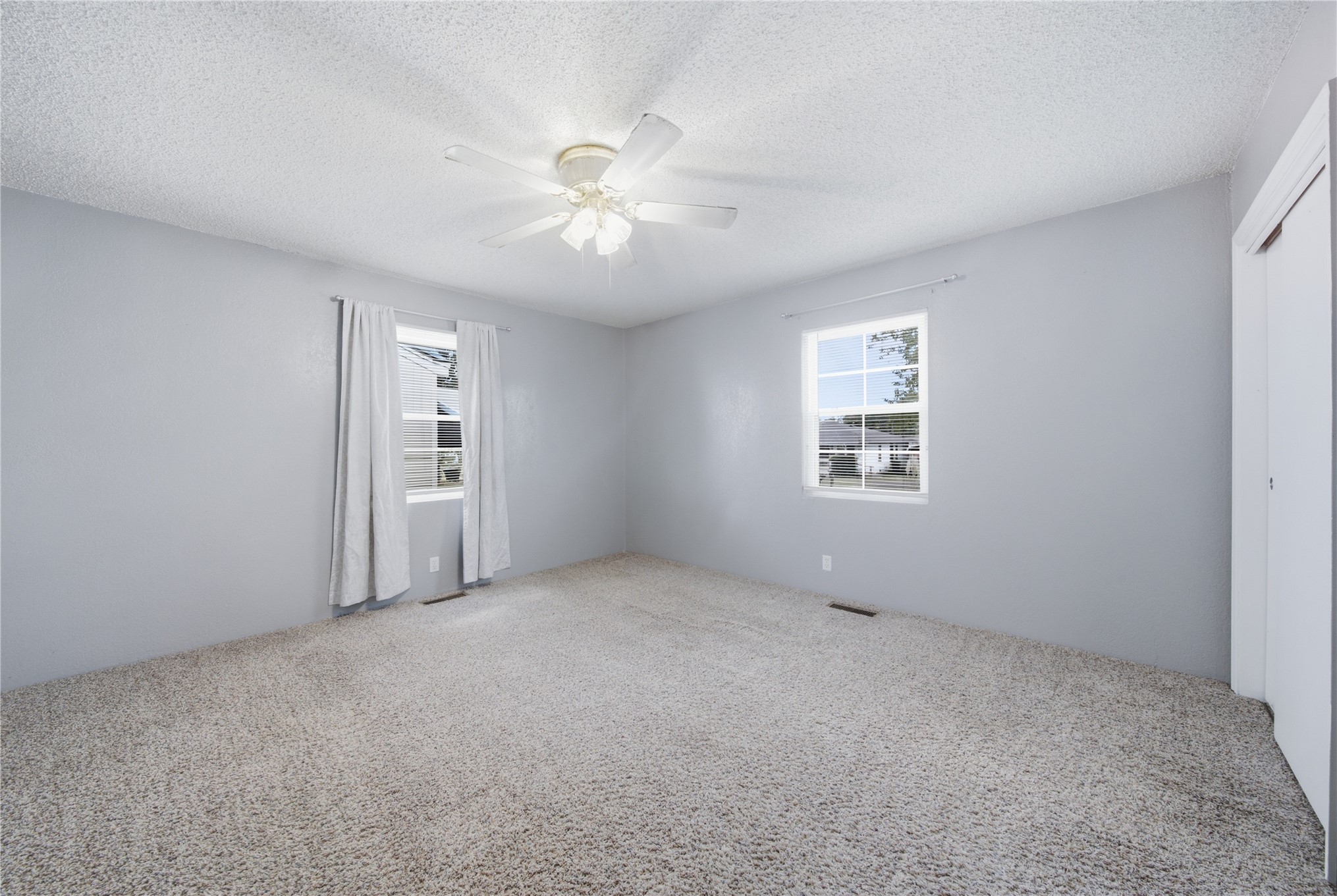 307 W 44th Street Property Photo 14