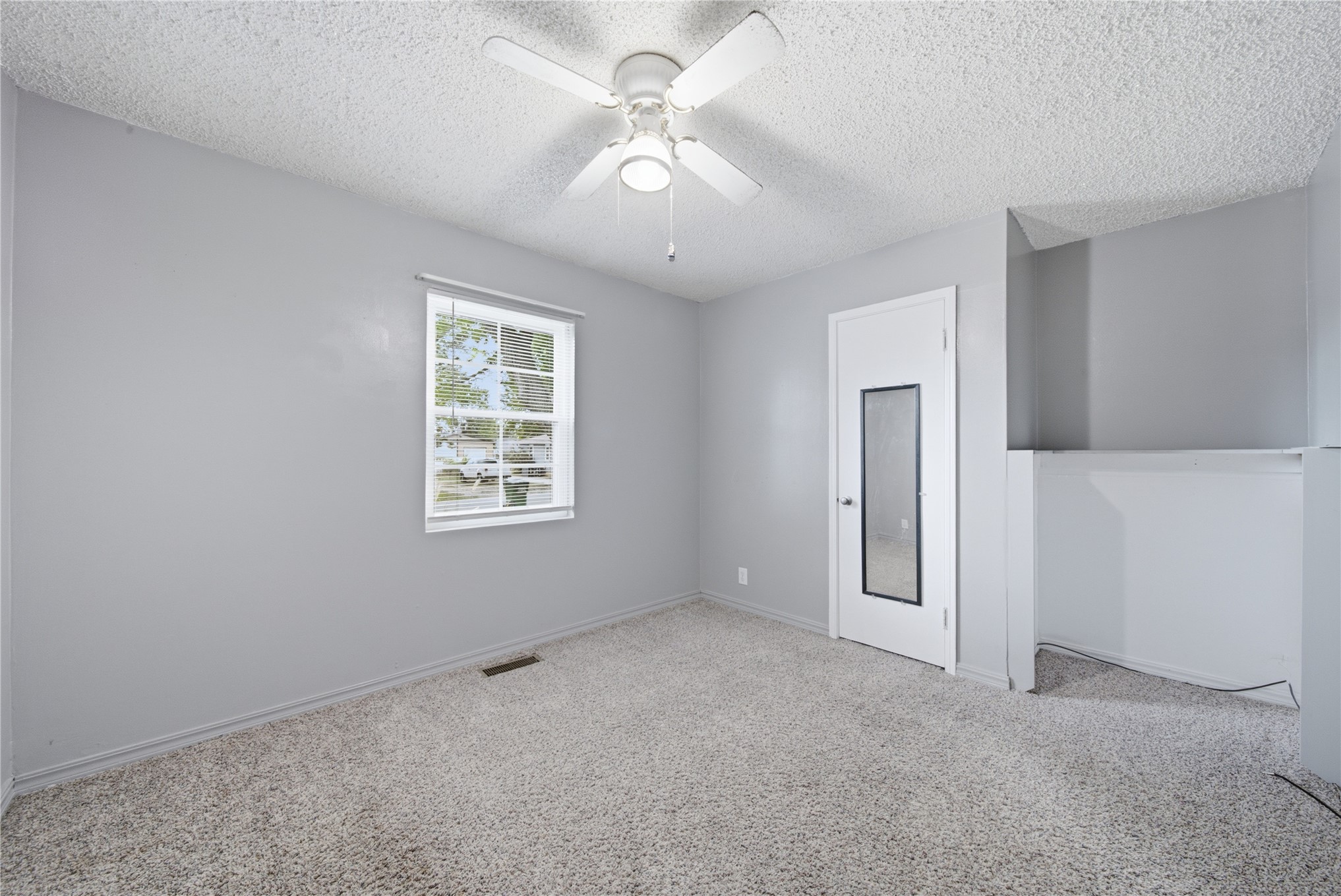 307 W 44th Street Property Photo 17