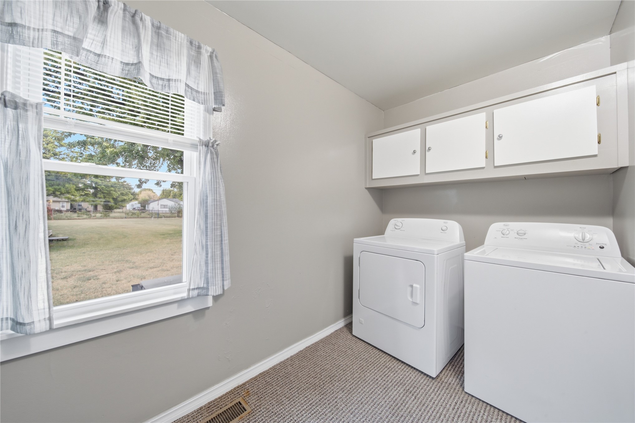 307 W 44th Street Property Photo 21