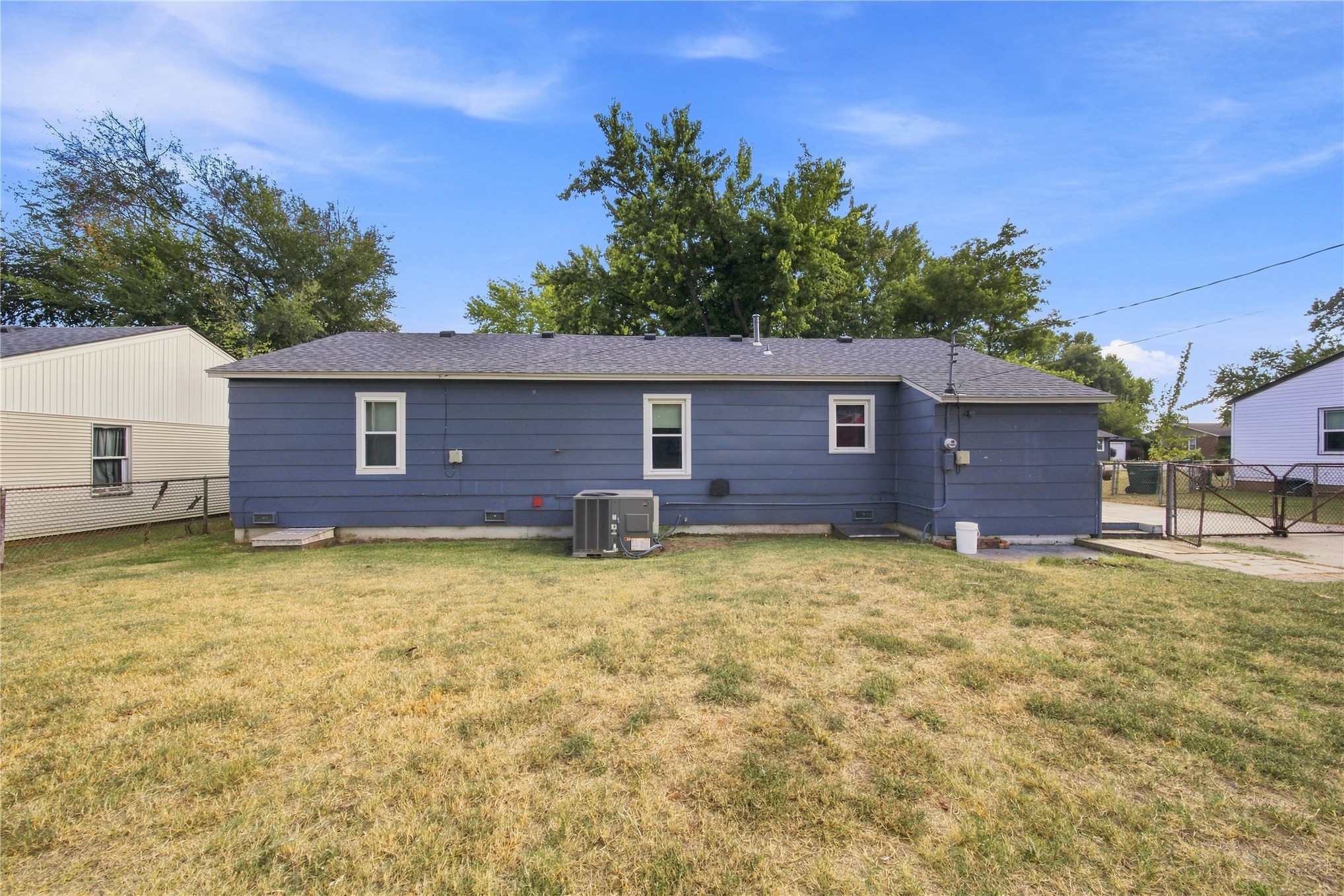 307 W 44th Street Property Photo 27