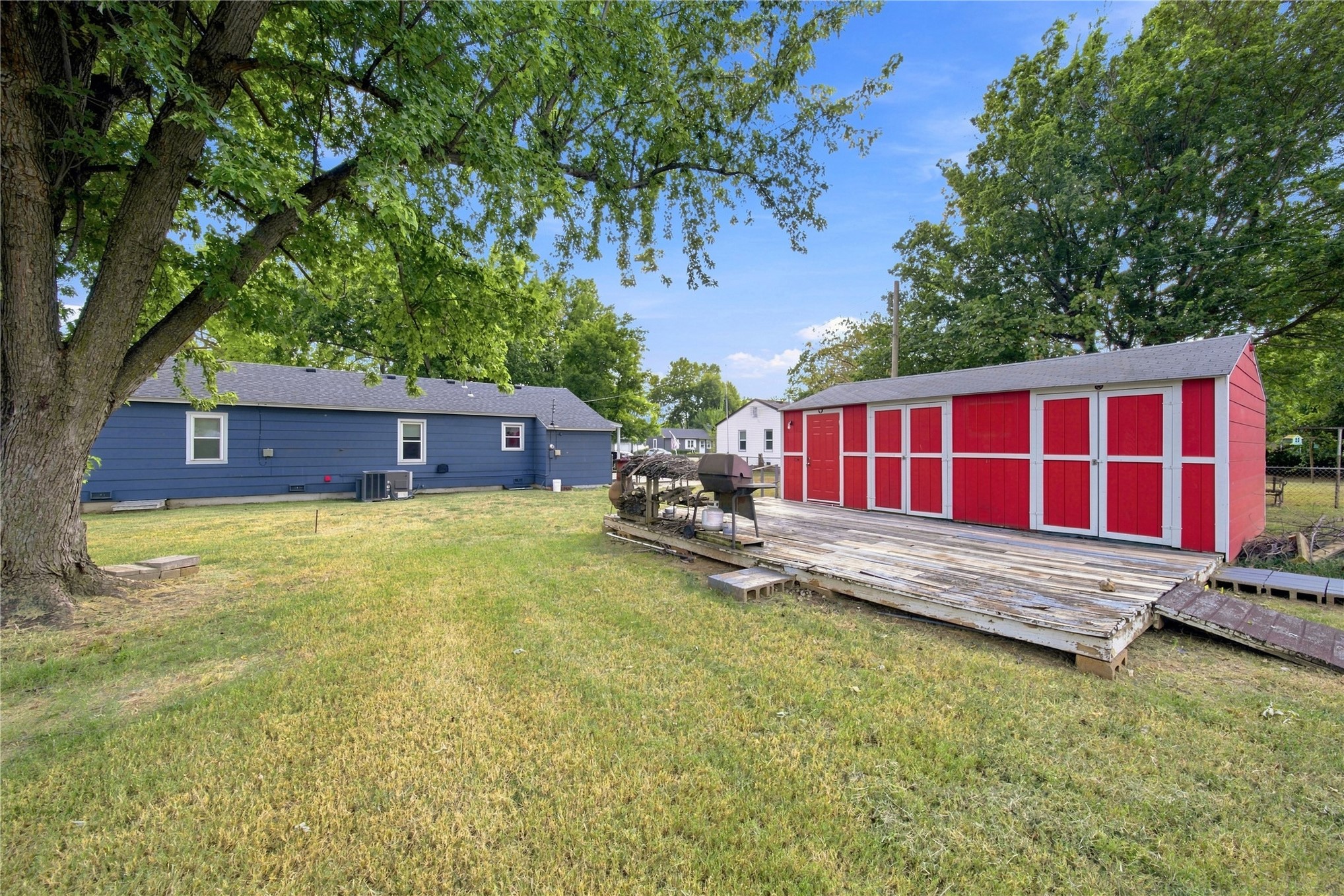307 W 44th Street Property Photo 29