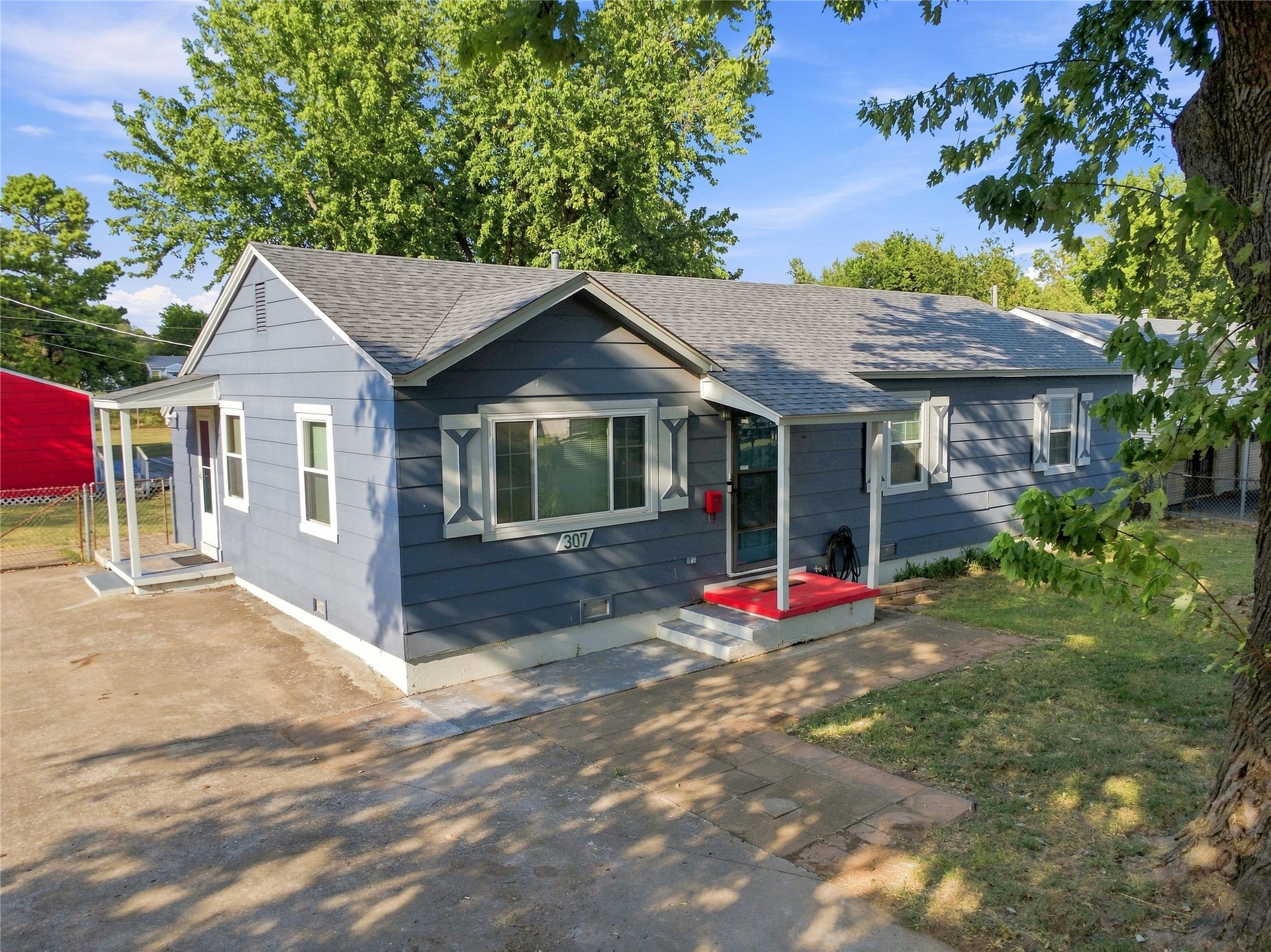 307 W 44th Street Property Photo 35