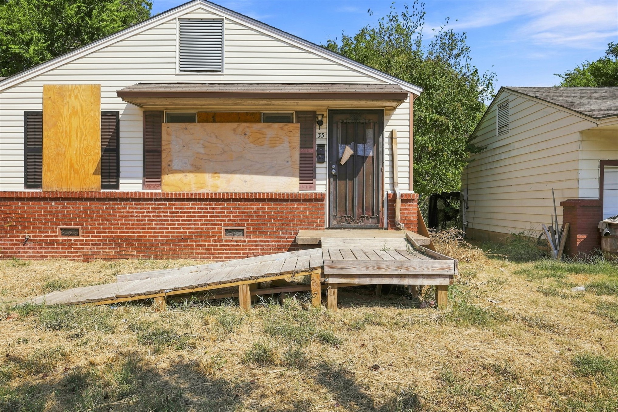 33 E 49th Place N Property Photo 2