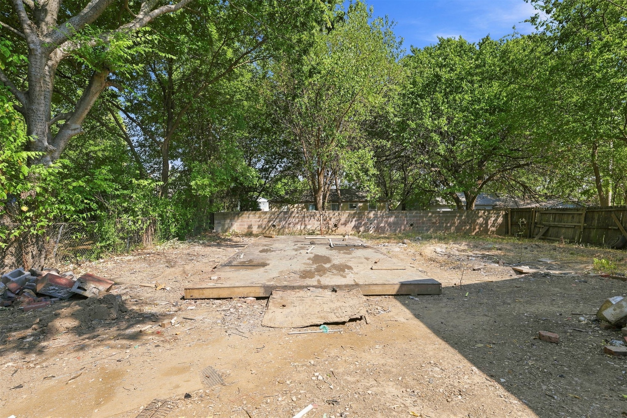 33 E 49th Place N Property Photo 8