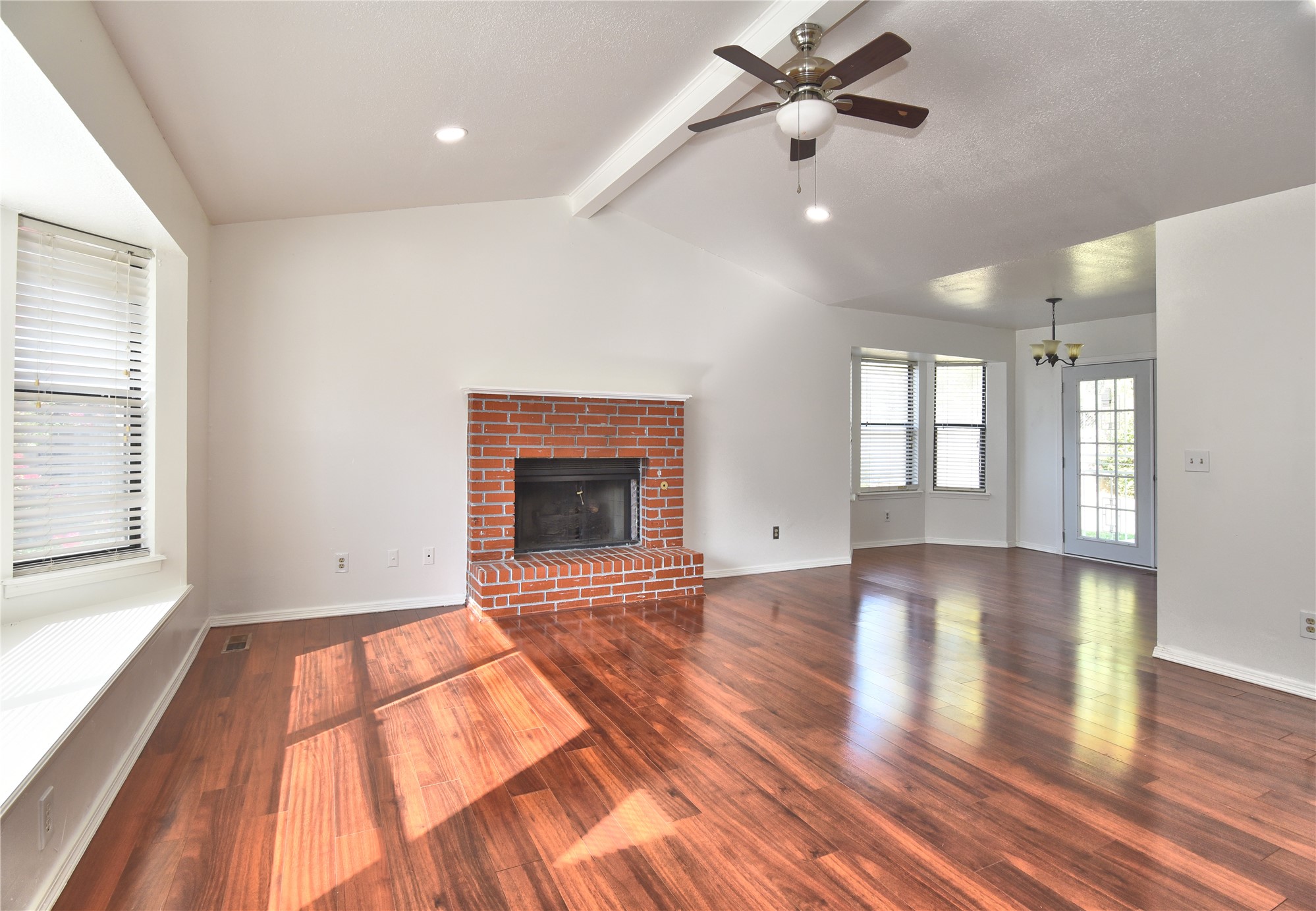 1521 E 75th Court Property Photo 4