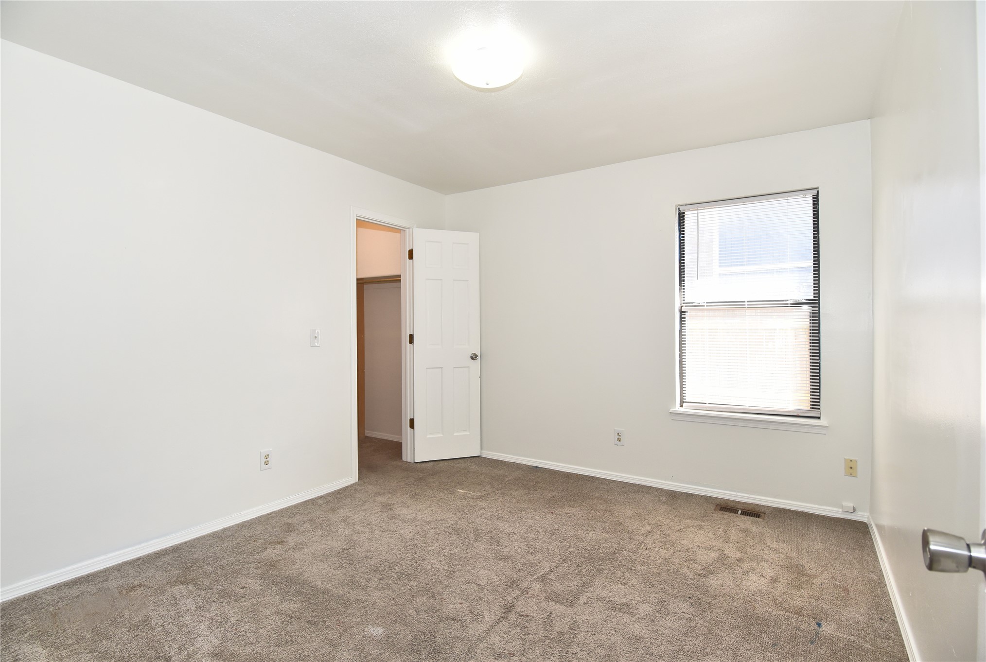 1521 E 75th Court Property Photo 19