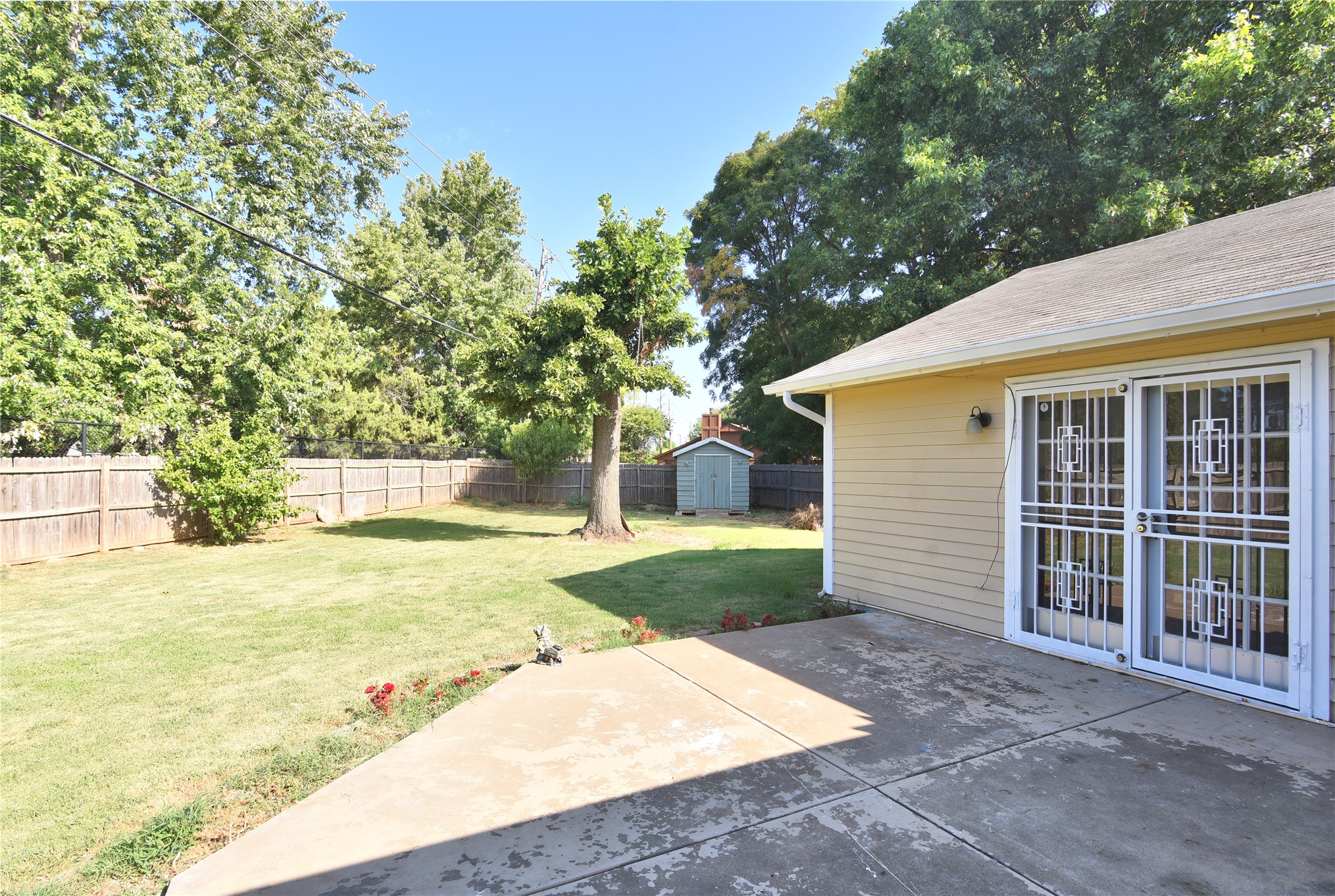 1521 E 75th Court Property Photo 24