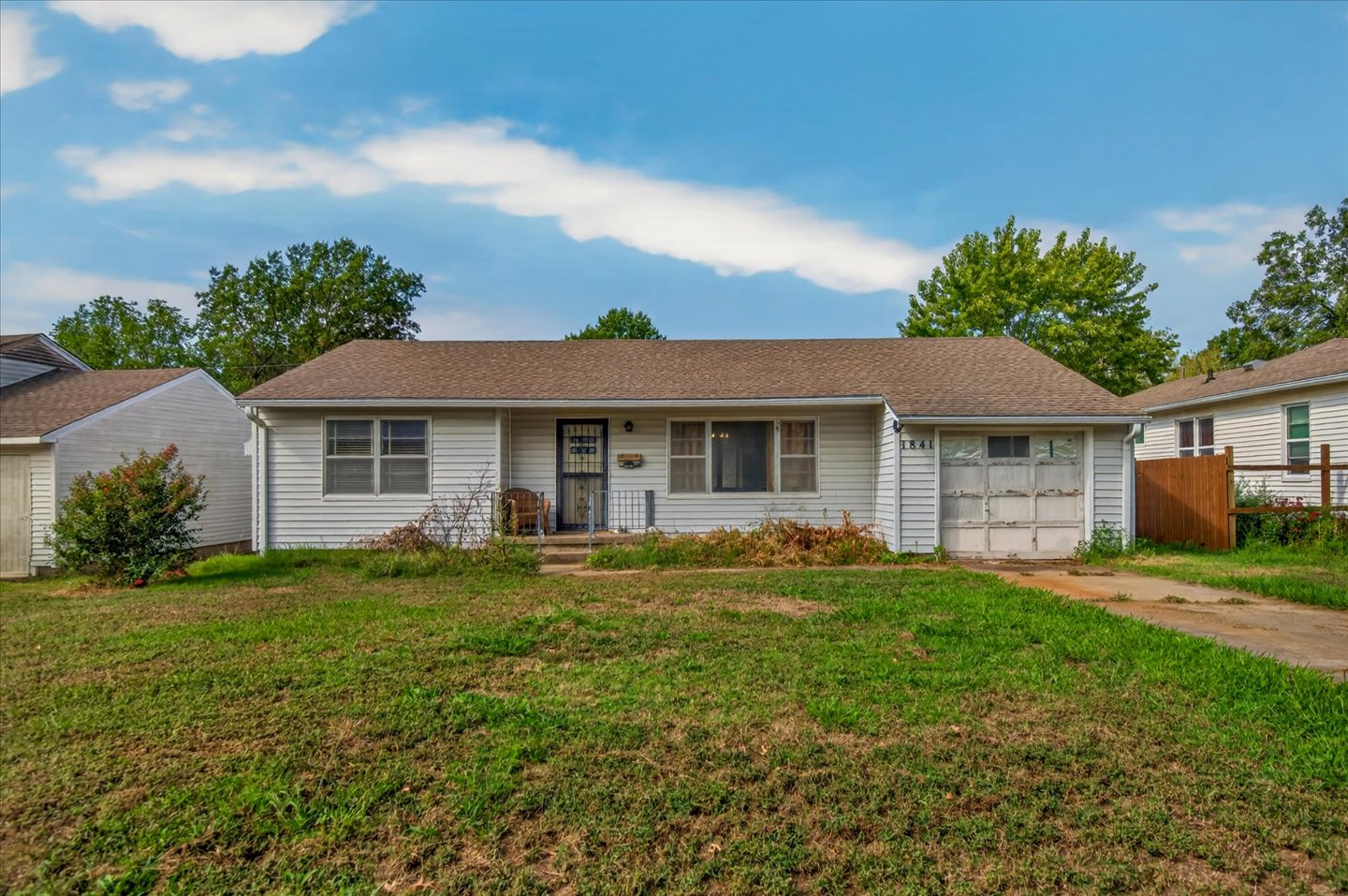 1841 S Armstrong Avenue Property Photo 1