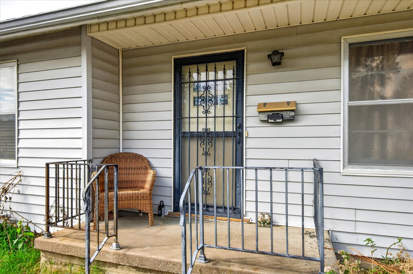 1841 S Armstrong Avenue Property Photo 2