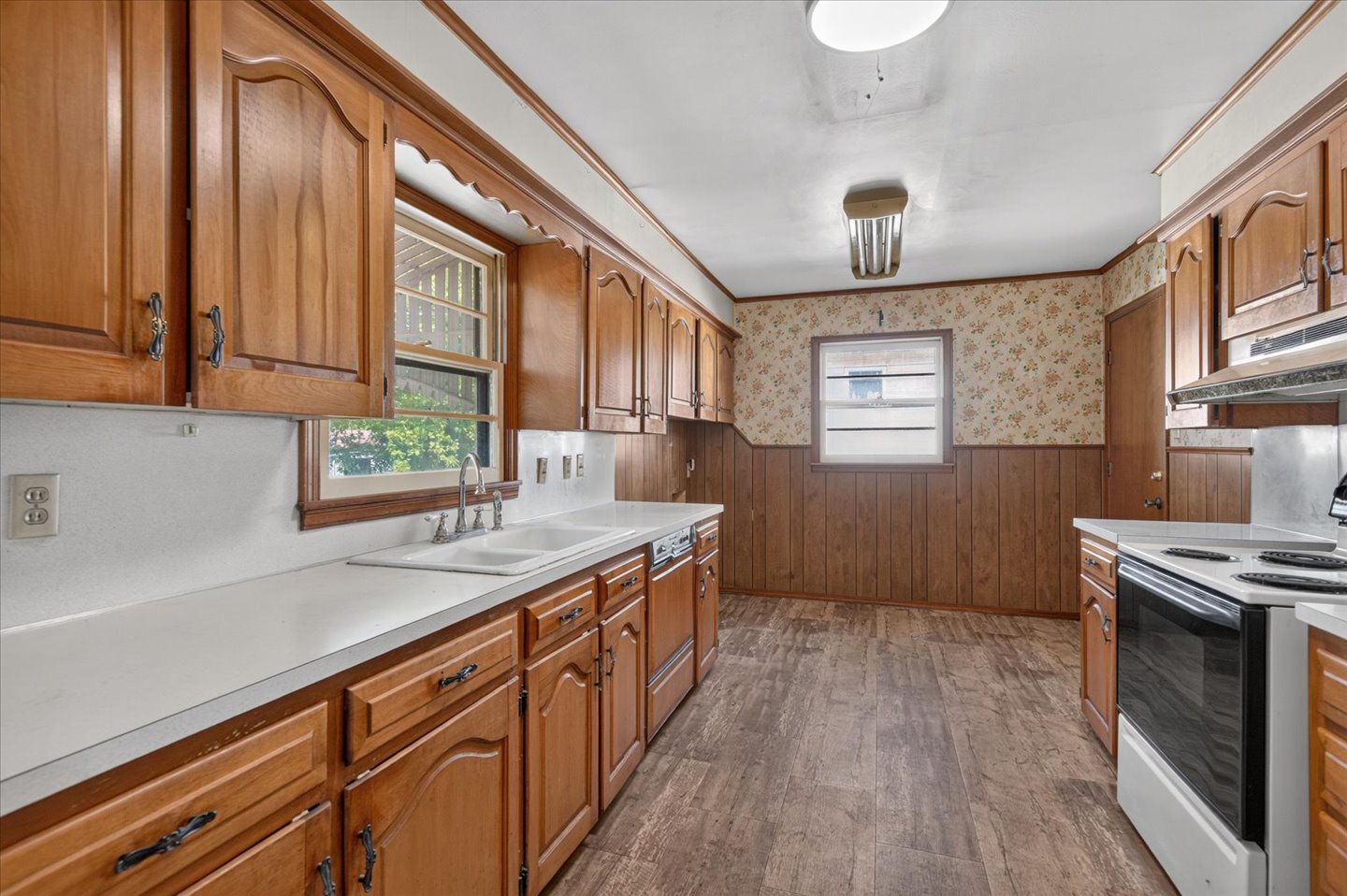 1841 S Armstrong Avenue Property Photo 8