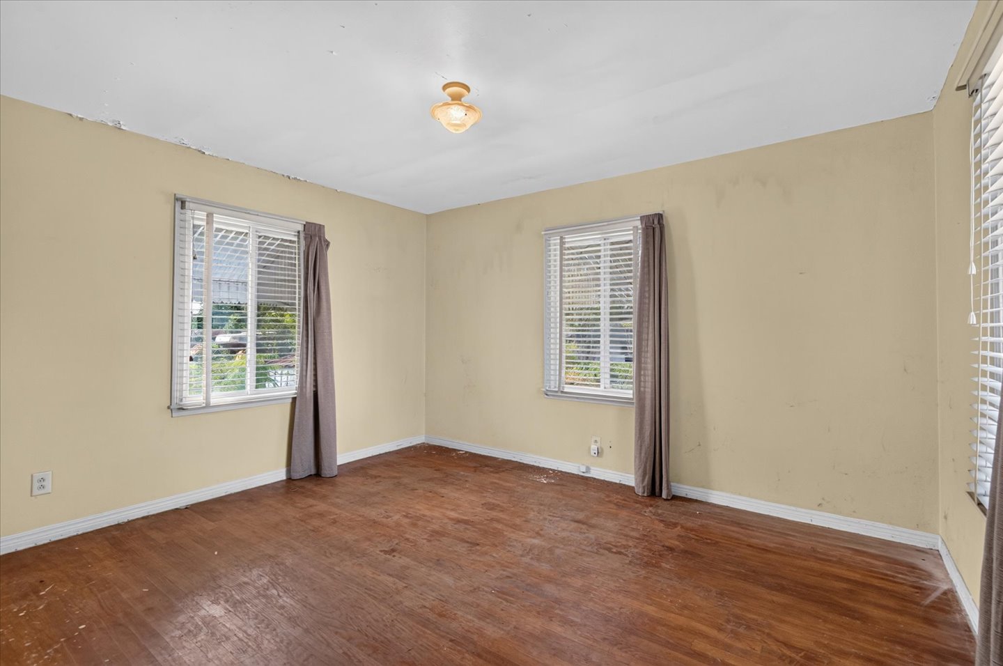 1841 S Armstrong Avenue Property Photo 13