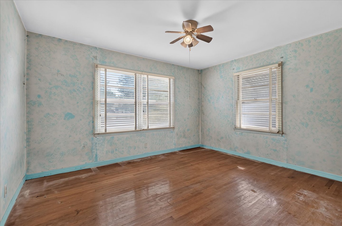 1841 S Armstrong Avenue Property Photo 18