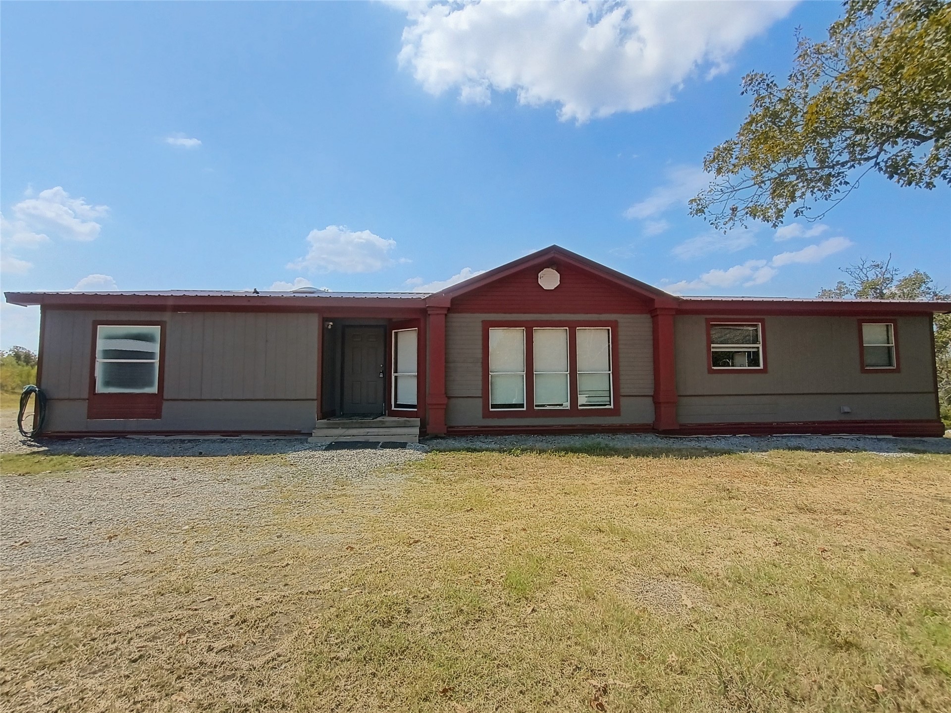 2393 E Camp Loop Property Photo 1