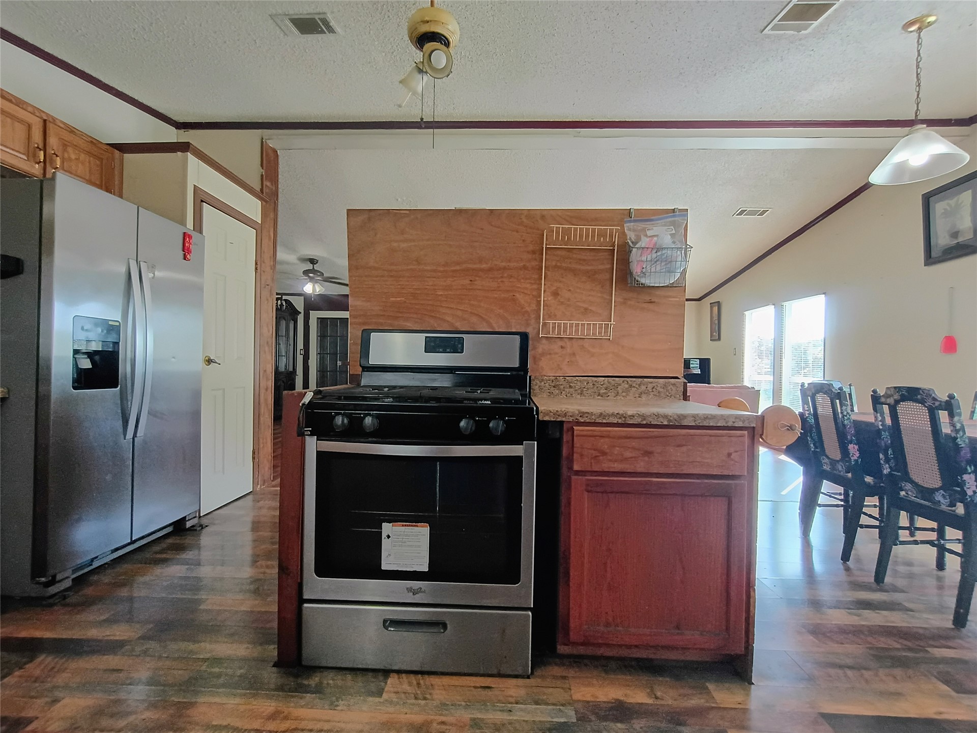 2393 E Camp Loop Property Photo 3