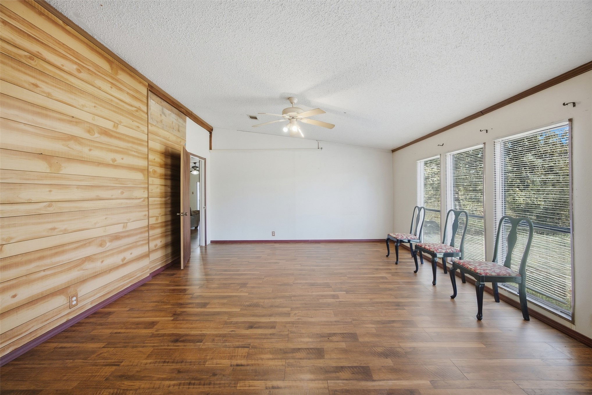 2393 E Camp Loop Property Photo 4