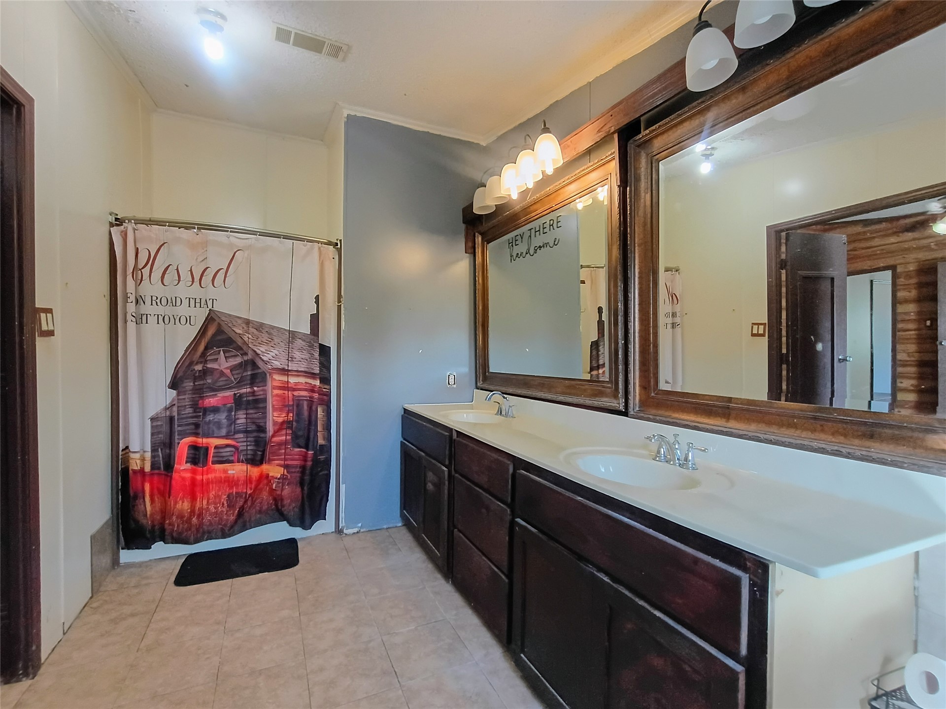 2393 E Camp Loop Property Photo 6
