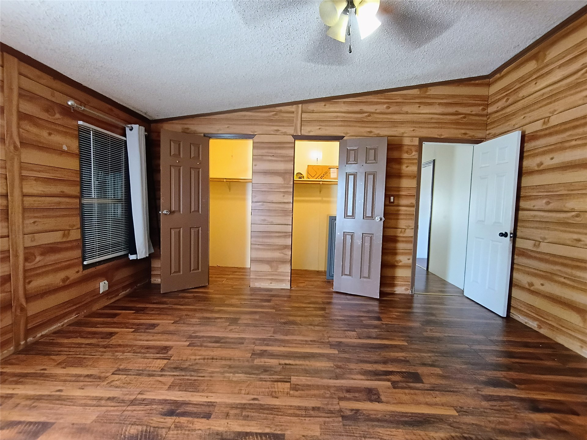 2393 E Camp Loop Property Photo 7