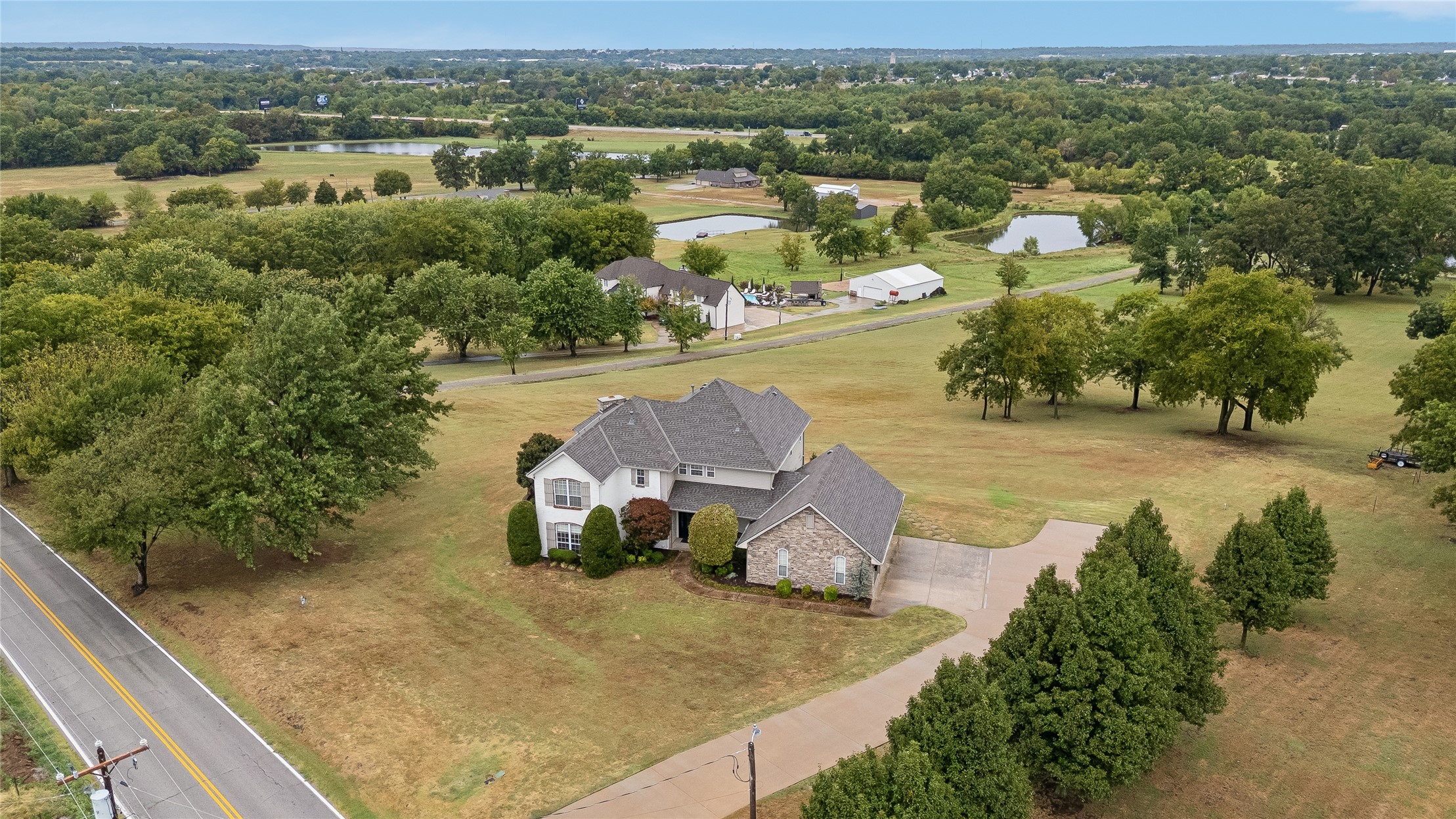 13205 E 500 Road N Property Photo 1