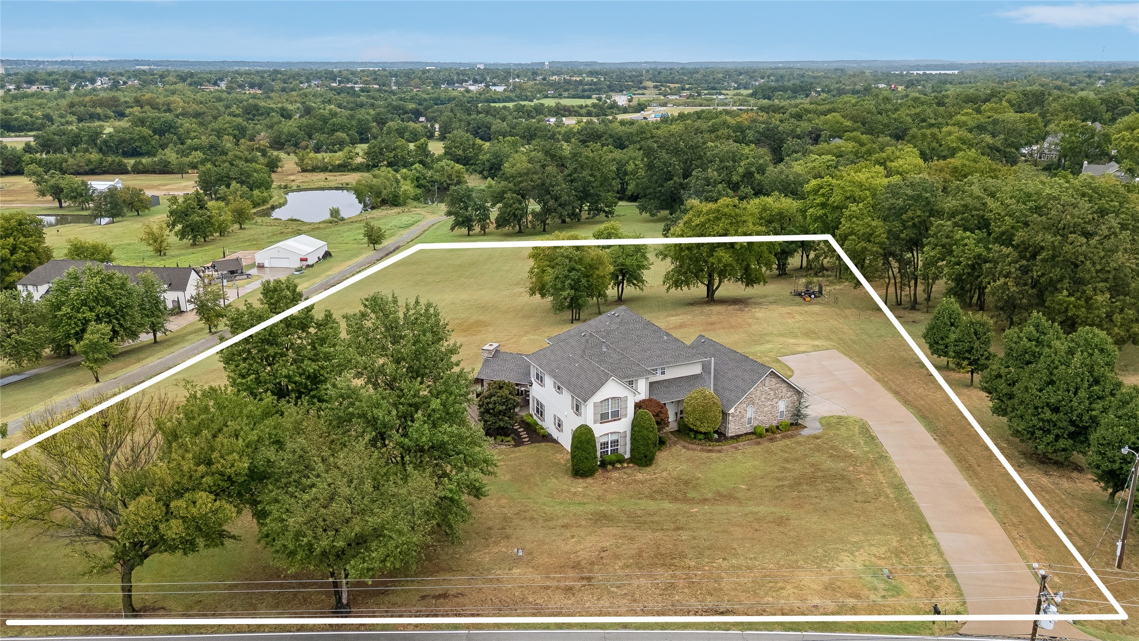 13205 E 500 Road N Property Photo 2