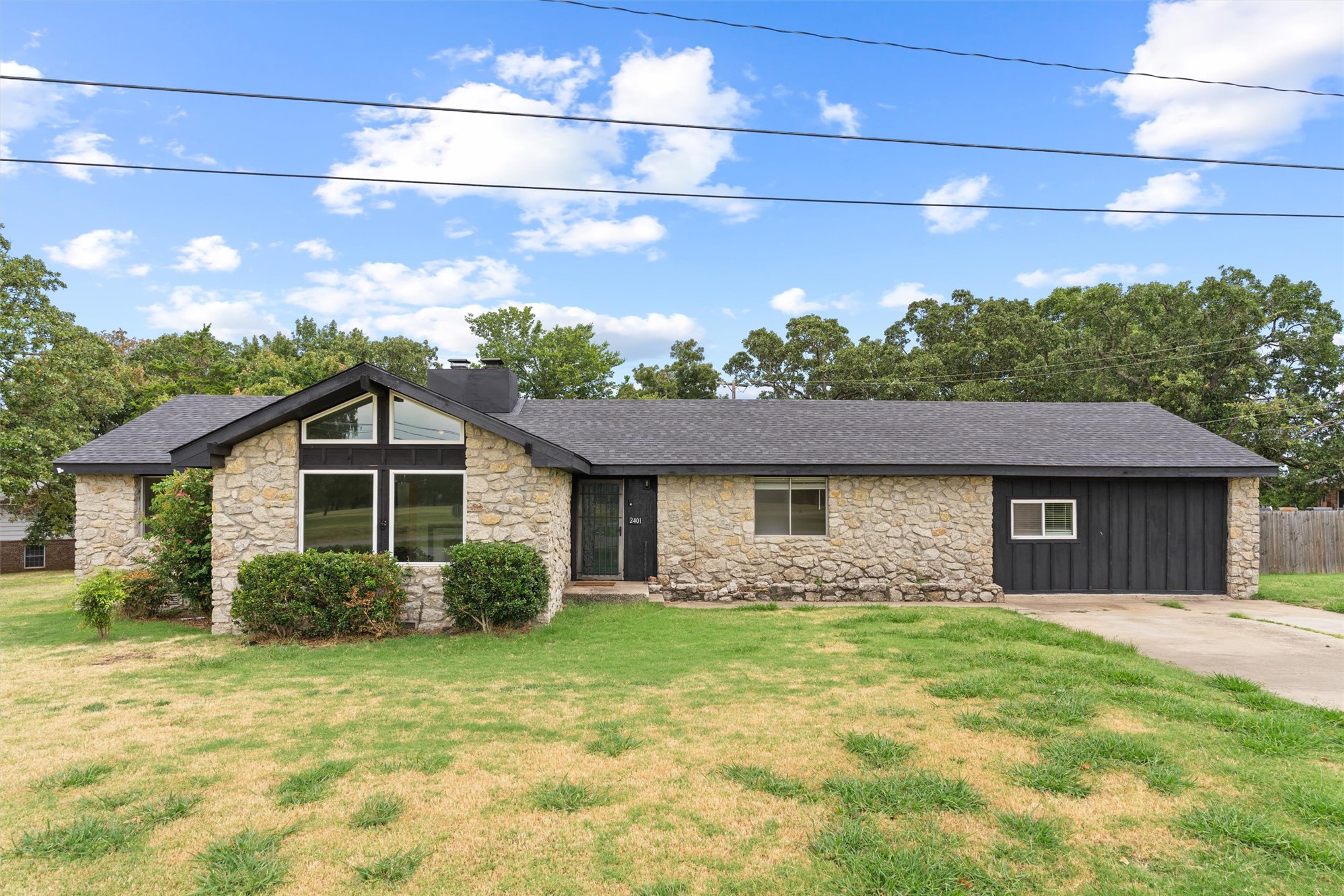 2401 Grandview Avenue Property Photo 1